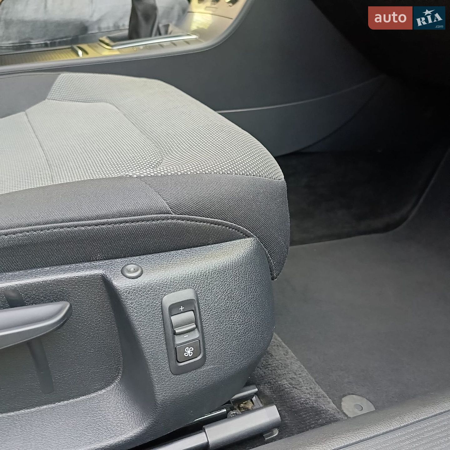 Volkswagen Passat 2011 VIN WVWZZZ3CZCE104331 фото оголошення 25 з 41