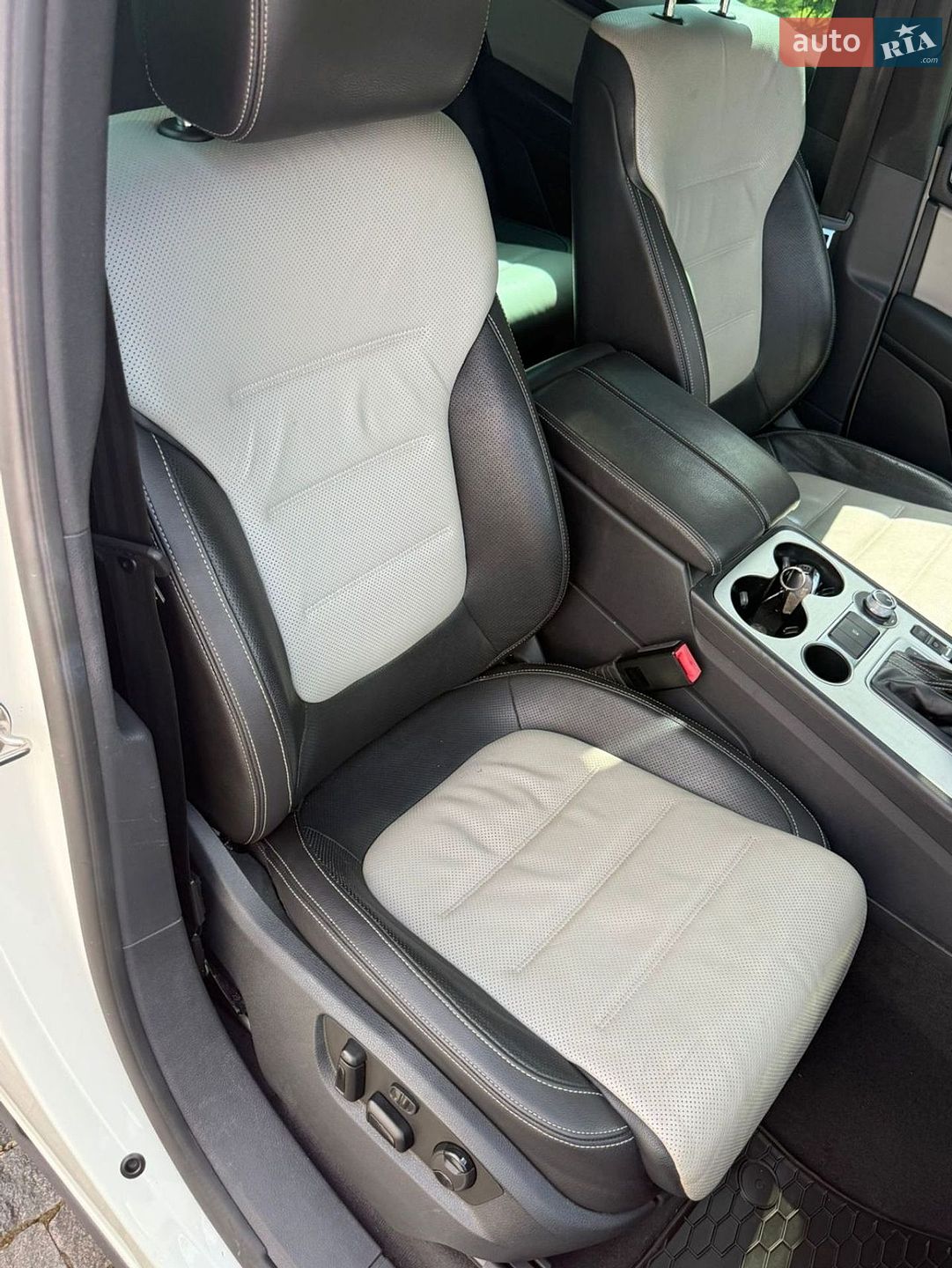 Volkswagen Touareg 2016 VIN WVGRF7BP1HD004163 фото оголошення 31 з 32