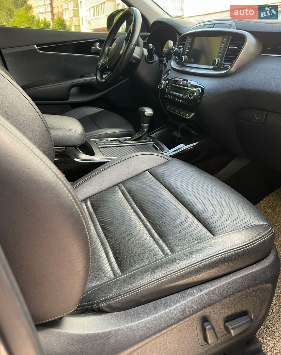 Kia Sorento 2018 VIN KNAPS81BBJA464763 фото оголошення 17 з 24