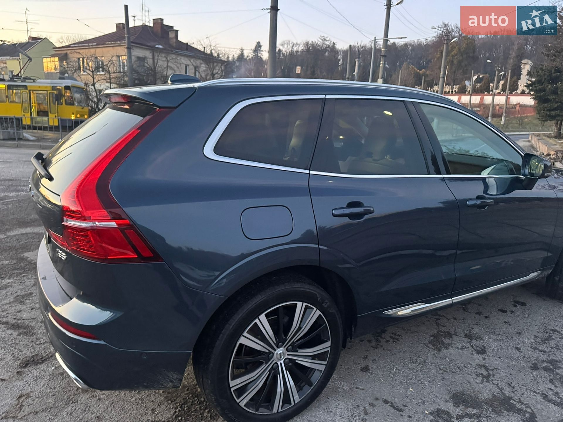 Volvo Xc60 2022 VIN YV4L12RN2P1289100 фото оголошення 3 з 9