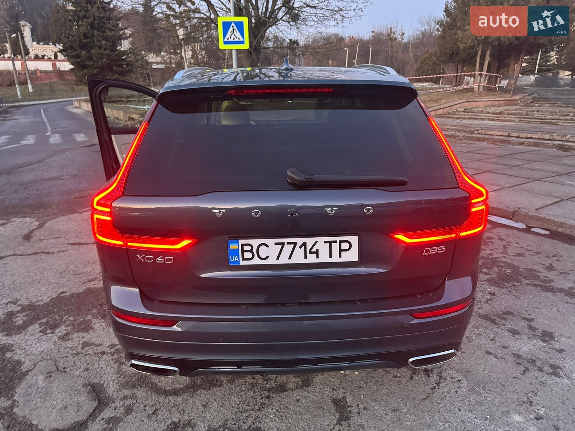 Volvo Xc60 2022 VIN YV4L12RN2P1289100 фото оголошення 6 з 9