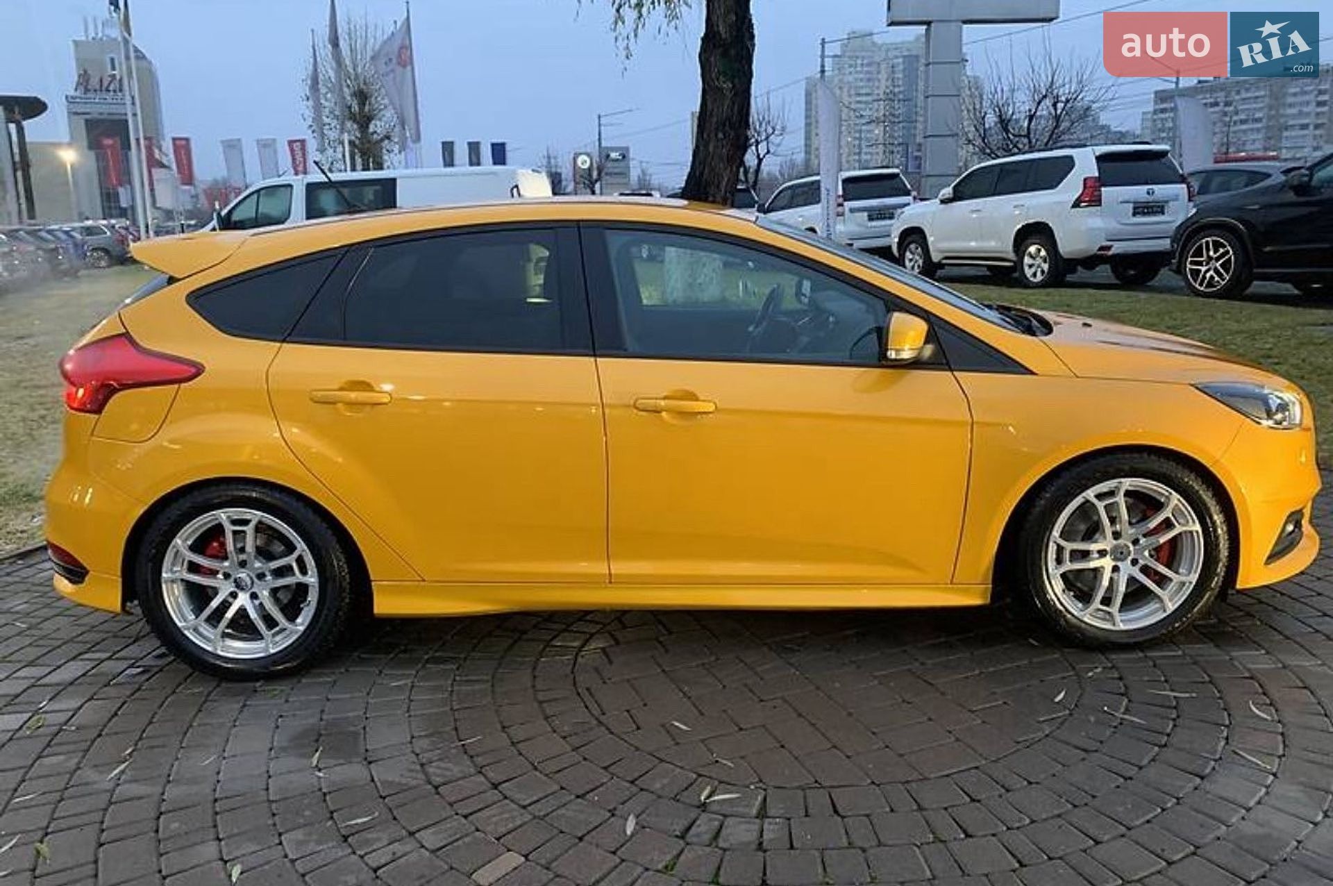 Ford Focus 2017 VIN WF05XXGCC5HB31542 фото оголошення 2 з 16