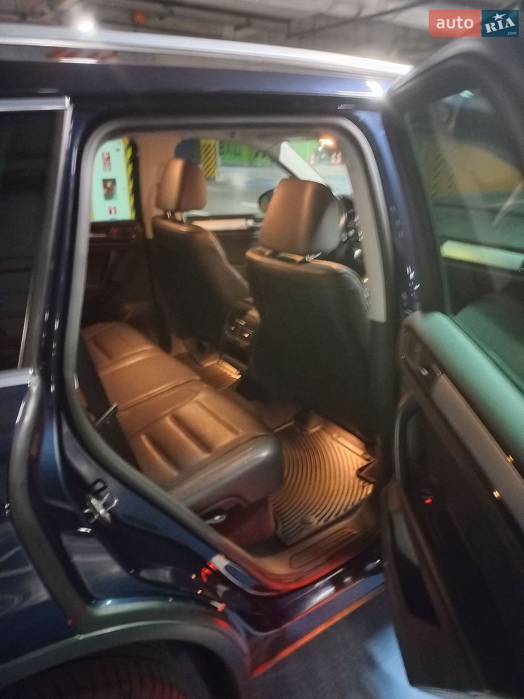 Volkswagen Touareg 2012 VIN WVGFK9BP8CD001800 фото оголошення 5 з 10