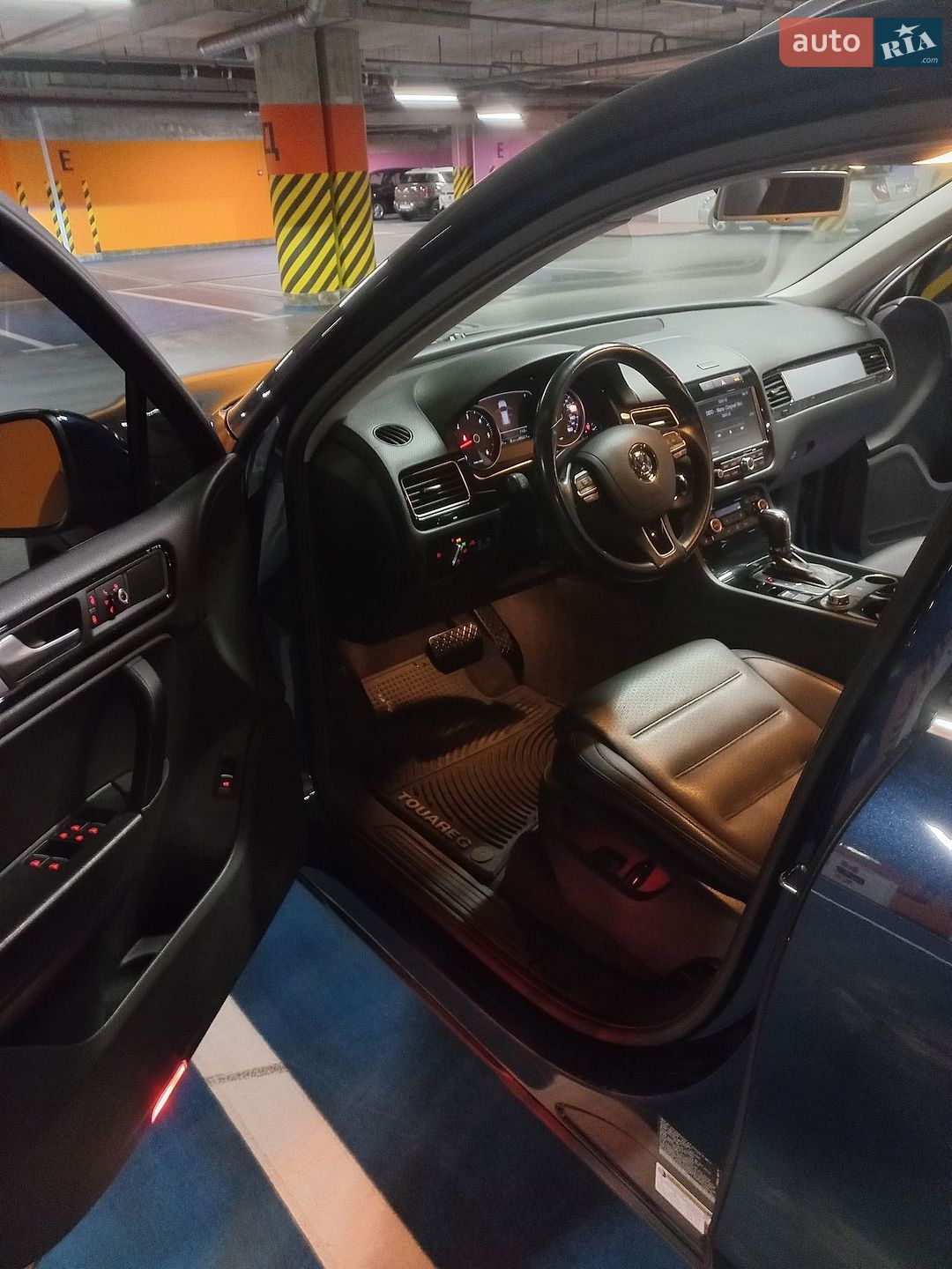 Volkswagen Touareg 2012 VIN WVGFK9BP8CD001800 фото оголошення 2 з 10
