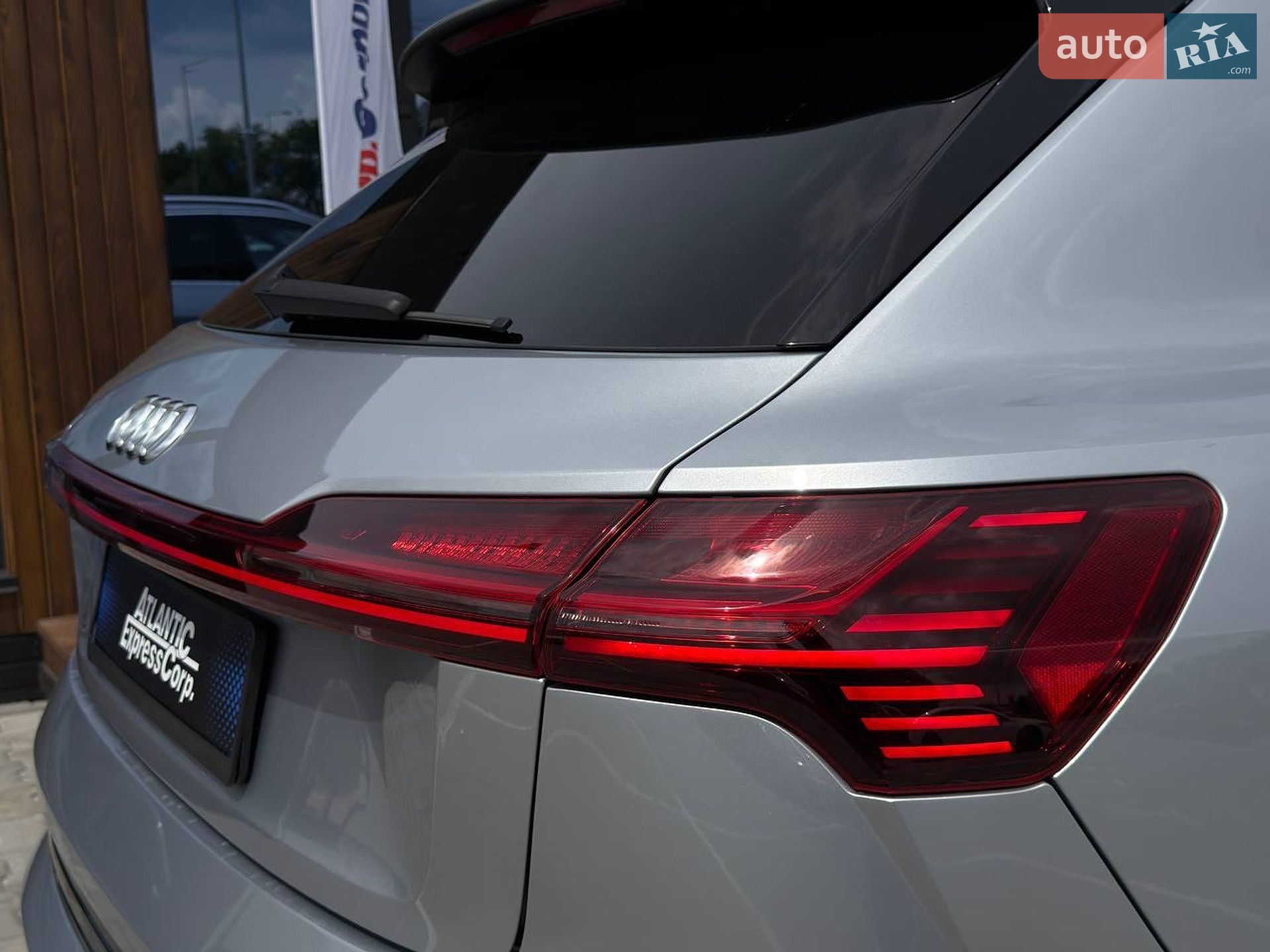 Audi e-tron 2022 VIN WA1AAAGE9NB023971 фото оголошення 8 з 25