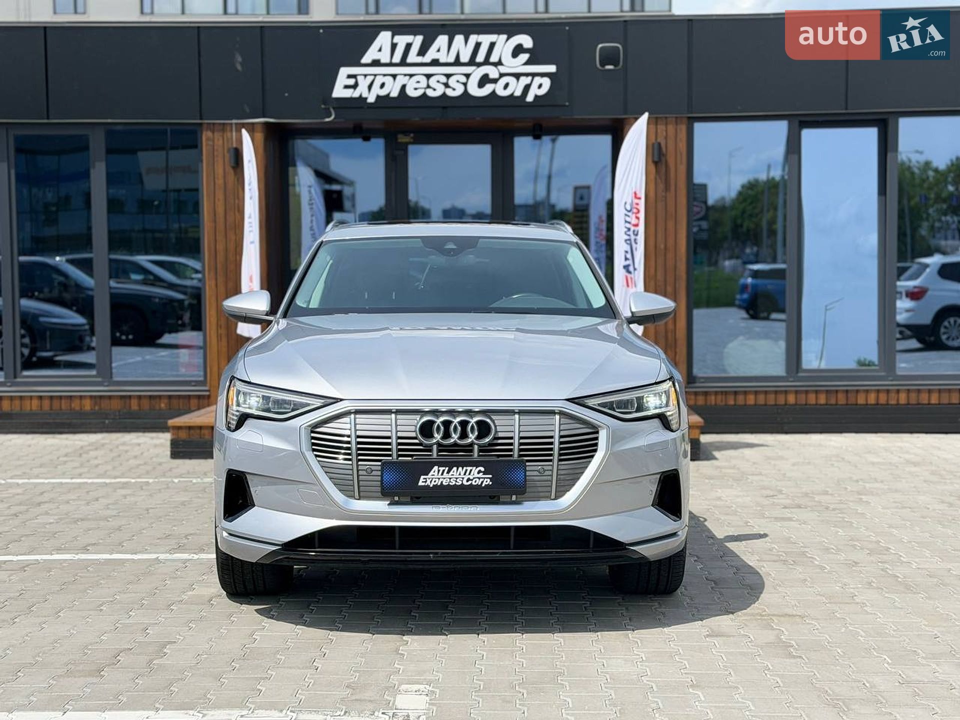 Audi e-tron 2022 VIN WA1AAAGE9NB023971 фото оголошення 2 з 25