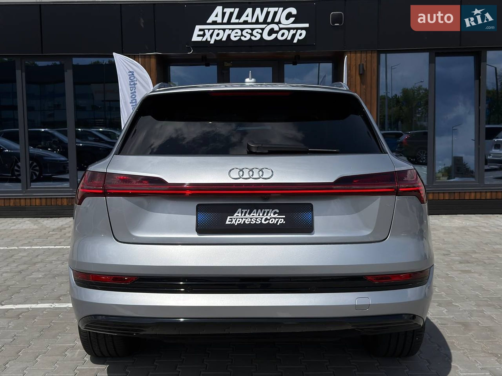 Audi e-tron 2022 VIN WA1AAAGE9NB023971 фото оголошення 3 з 25