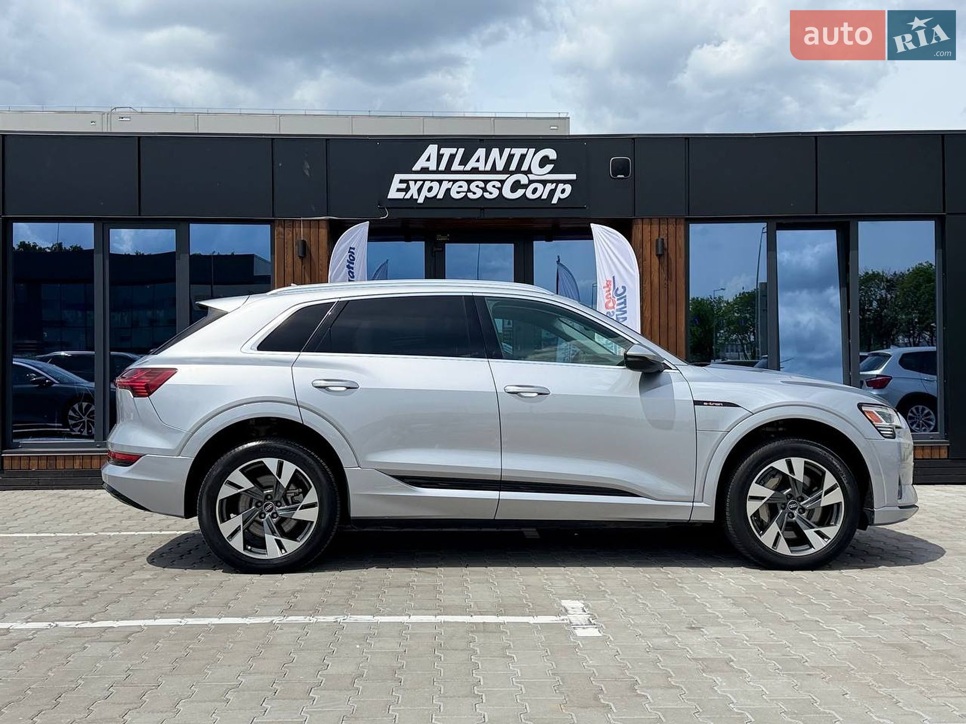 Audi e-tron 2022 VIN WA1AAAGE9NB023971 фото оголошення 4 з 25