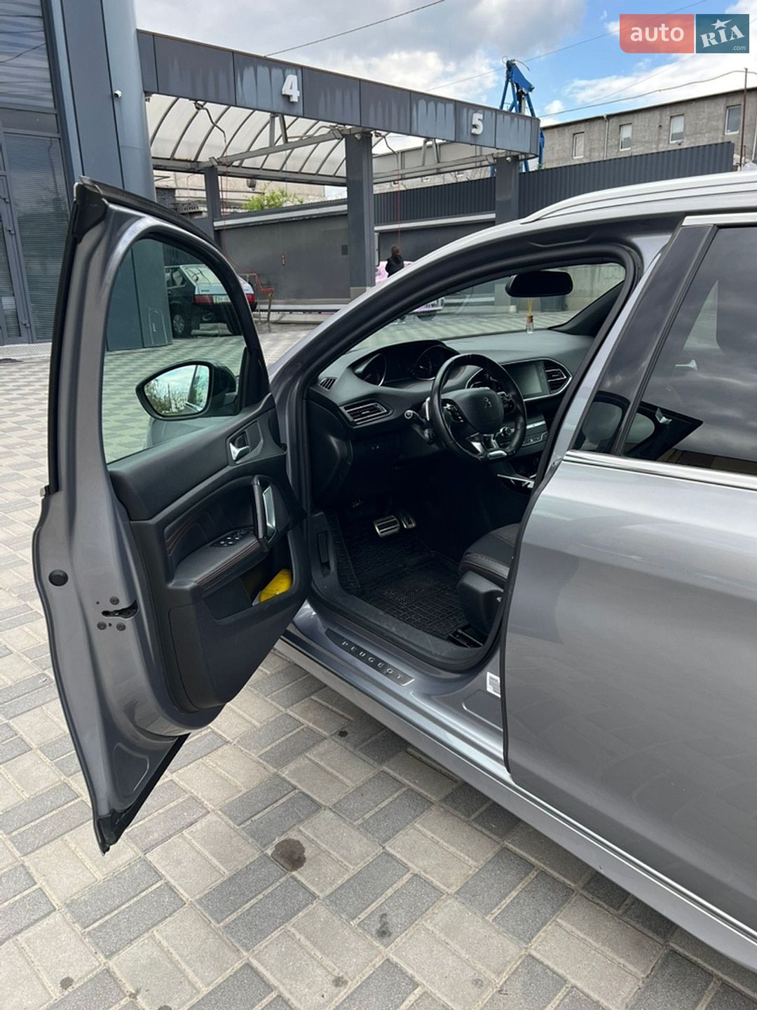 Peugeot 308 2018 VIN VF3LCYHZRJS322089 фото оголошення 11 з 15