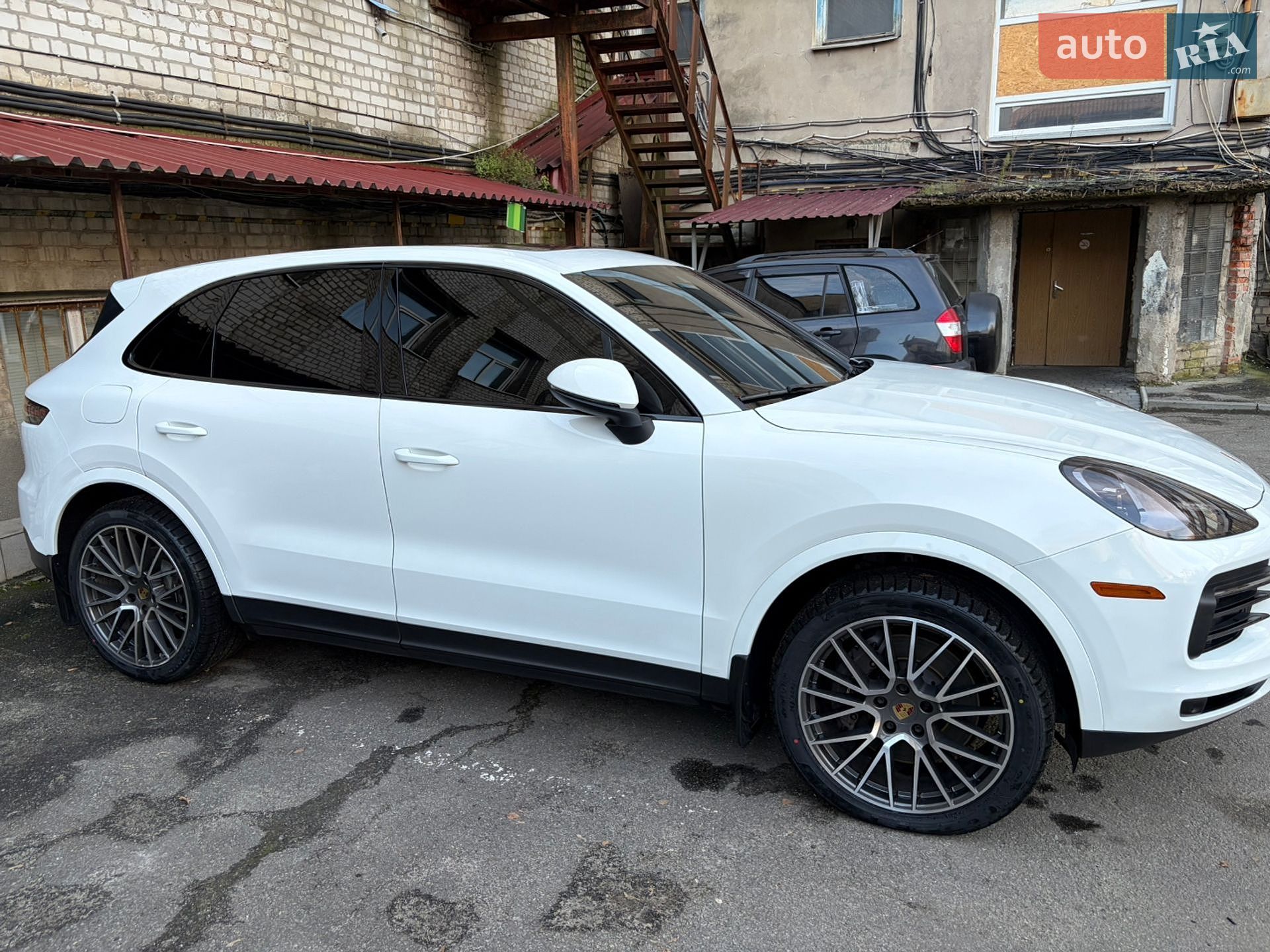 Porsche Cayenne 2021 VIN WP1AA2AY6NDA00603 фото оголошення 5 з 18