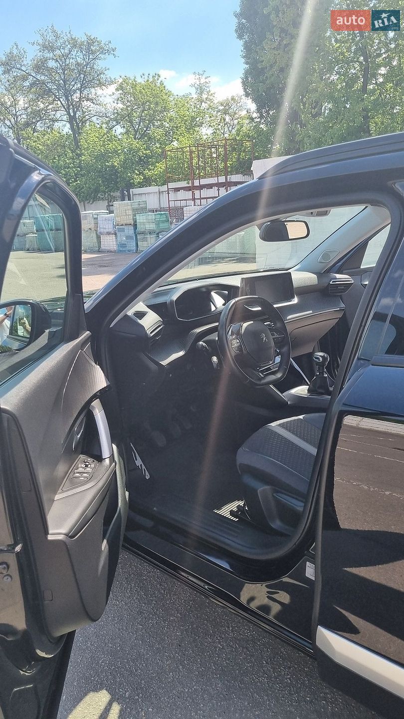 Peugeot 2008 2019 VIN VR3USHNSKKJ888930 фото оголошення 16 з 17