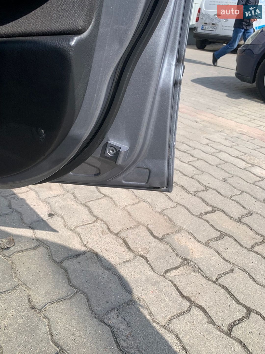 BMW 3 Series 2005 VIN WBAEX31070PP65048 фото оголошення 8 з 21