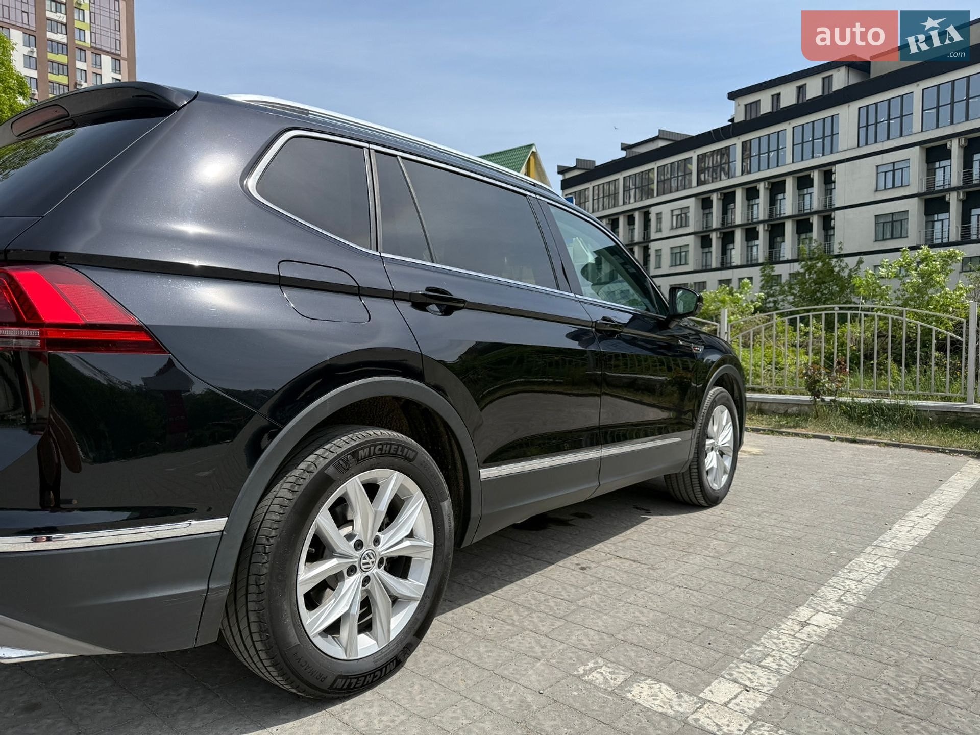 Volkswagen Tiguan Allspace 2019 VIN WVGZZZ5NZKM082776 фото оголошення 4 з 29