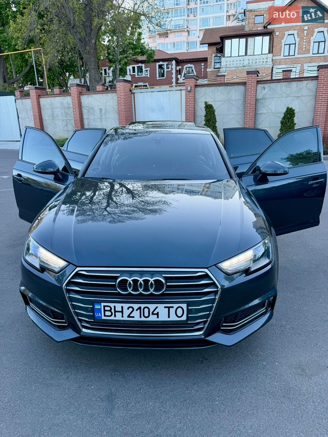 Audi A4 2018 VIN WAUKMAF45JA148943 фото оголошення 3 з 17