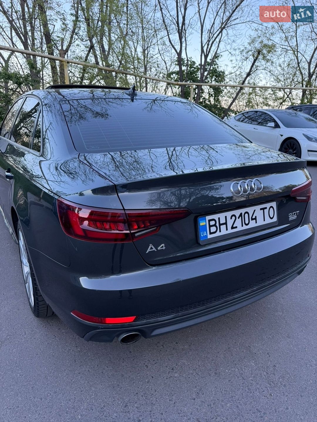 Audi A4 2018 VIN WAUKMAF45JA148943 фото оголошення 7 з 17
