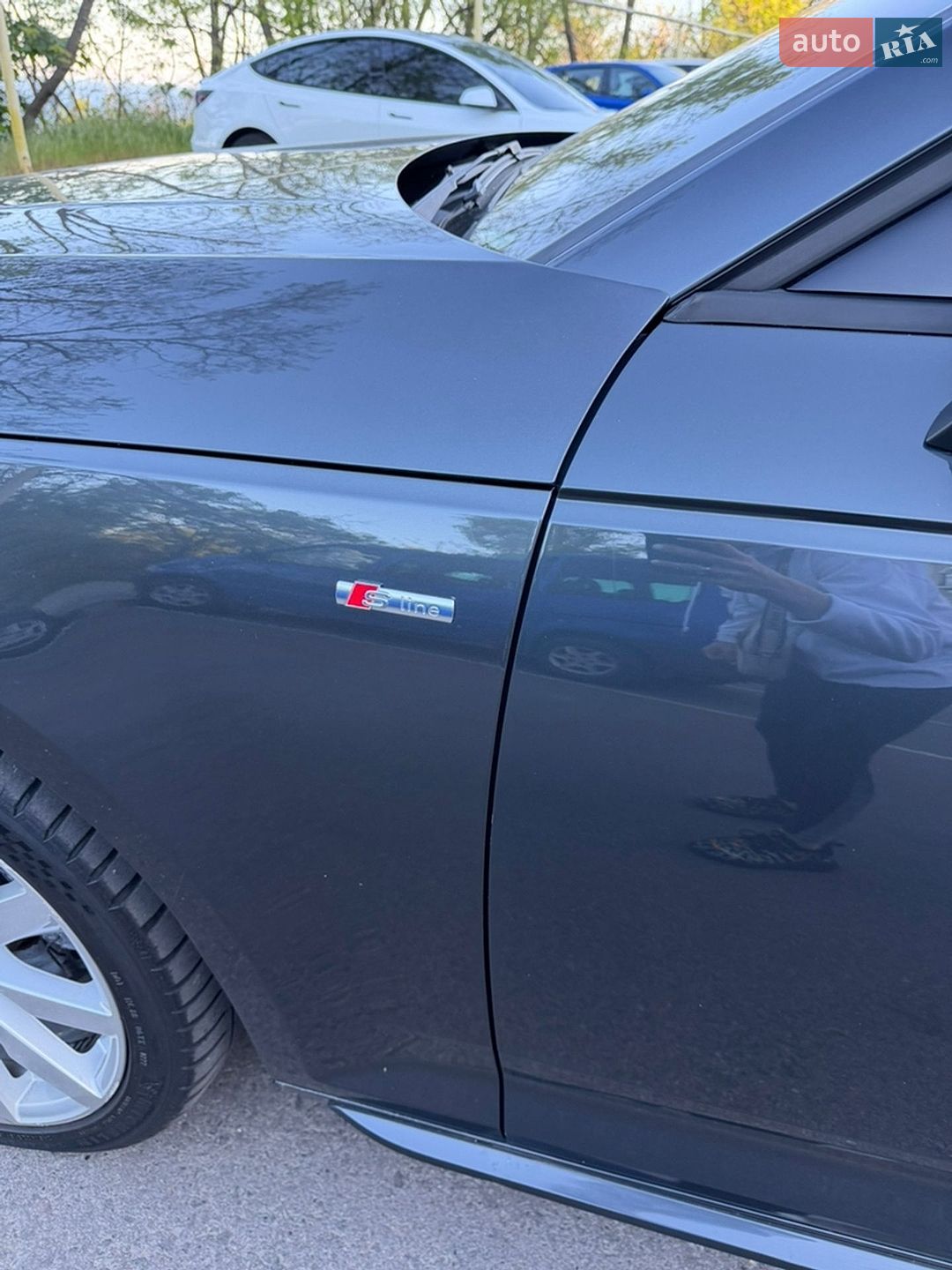 Audi A4 2018 VIN WAUKMAF45JA148943 фото оголошення 8 з 17