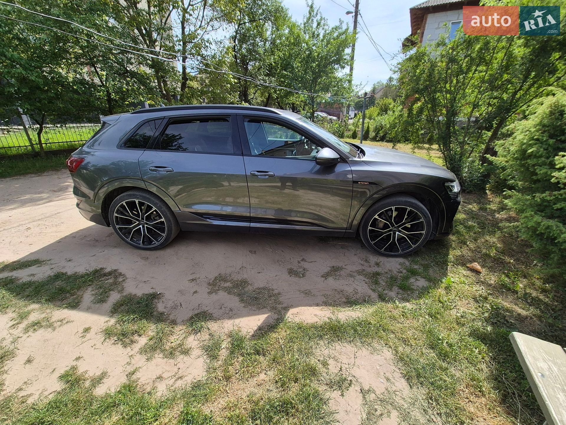 Audi e-tron 2019 VIN WAUZZZGEXLB016814 фото оголошення 22 з 23