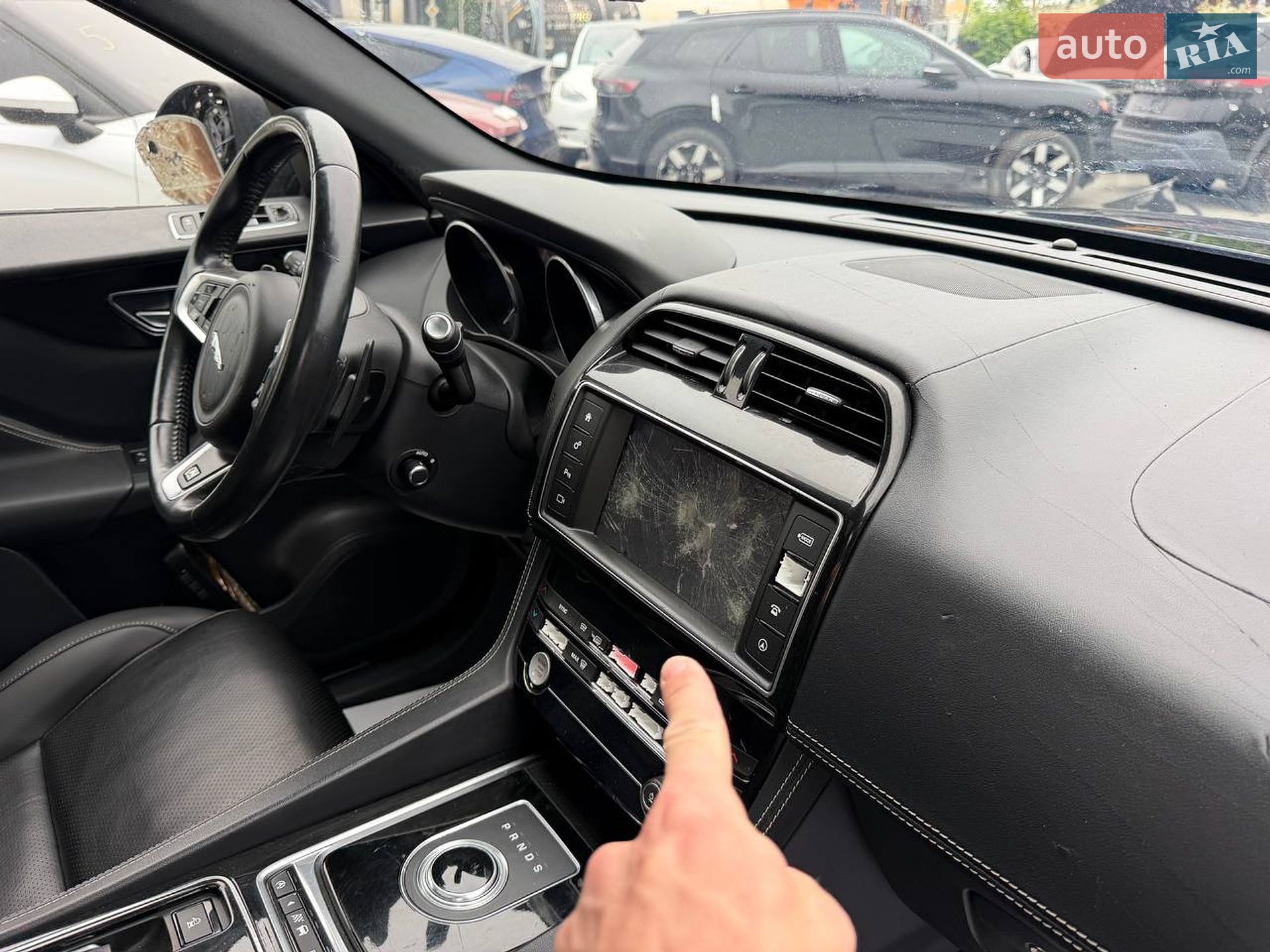 Jaguar F-Pace 2016 VIN SADCL2BN8HA088315 фото оголошення 25 з 28
