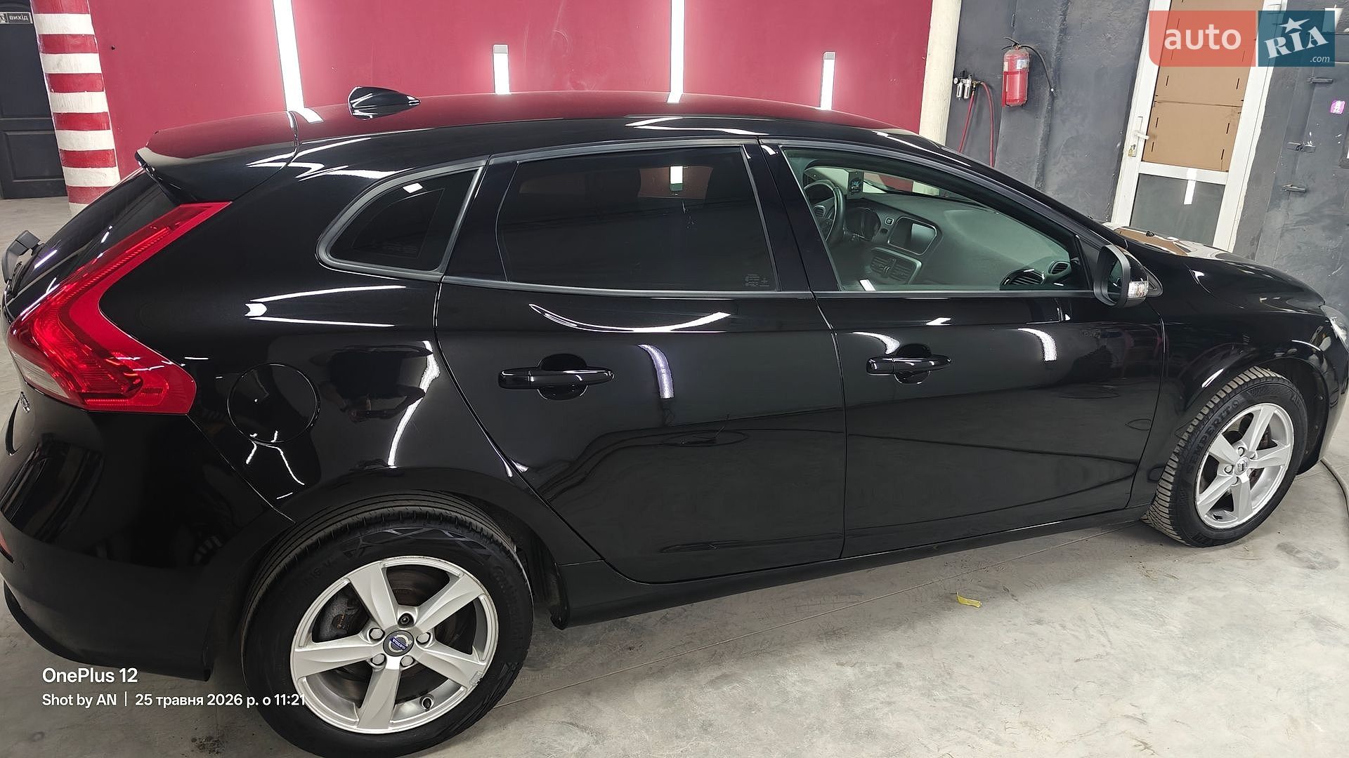 Volvo V40 2018 VIN YV1MV7480J2506668 фото оголошення 8 з 48