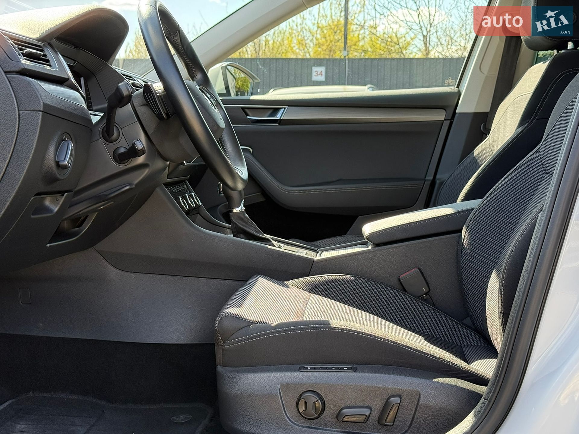 Skoda Superb 2022 VIN TMBJR9NP1N7052806 фото оголошення 23 з 95