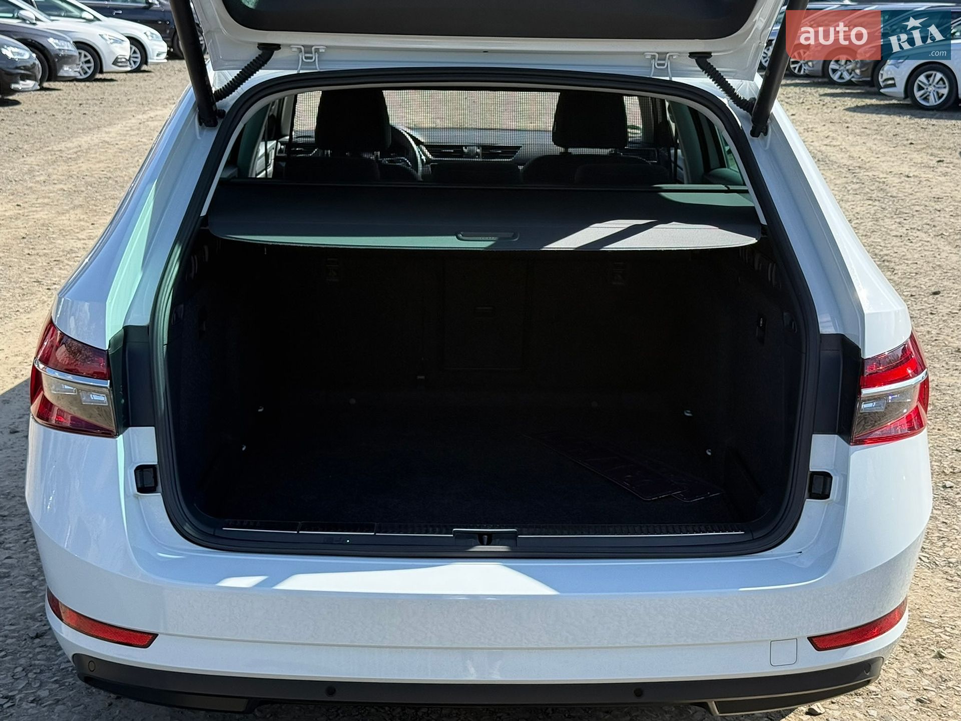 Skoda Superb 2022 VIN TMBJR9NP1N7052806 фото оголошення 34 з 95