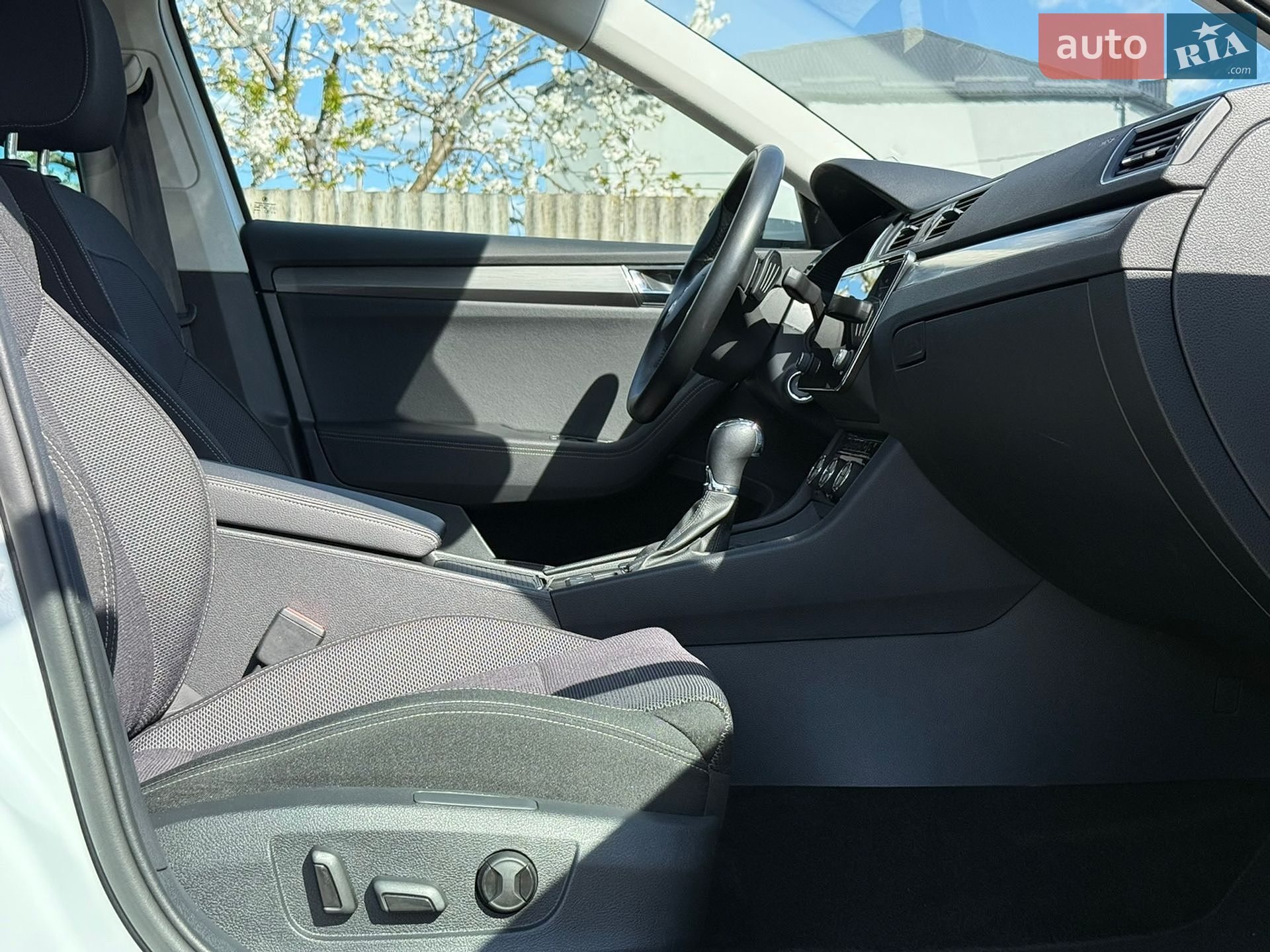 Skoda Superb 2022 VIN TMBJR9NP1N7052806 фото оголошення 48 з 95