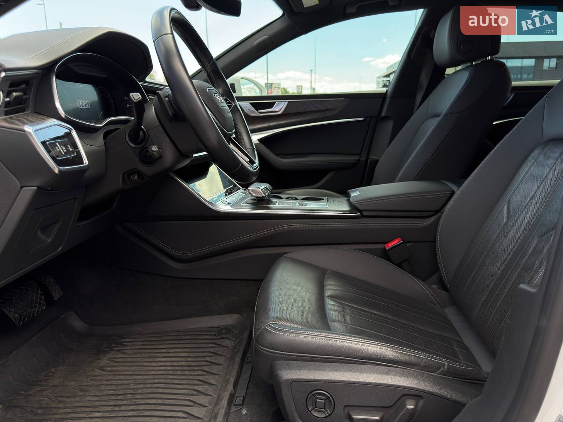 Audi A7 Sportback 2021 VIN WAUTPBF24MN074623 фото оголошення 12 з 19