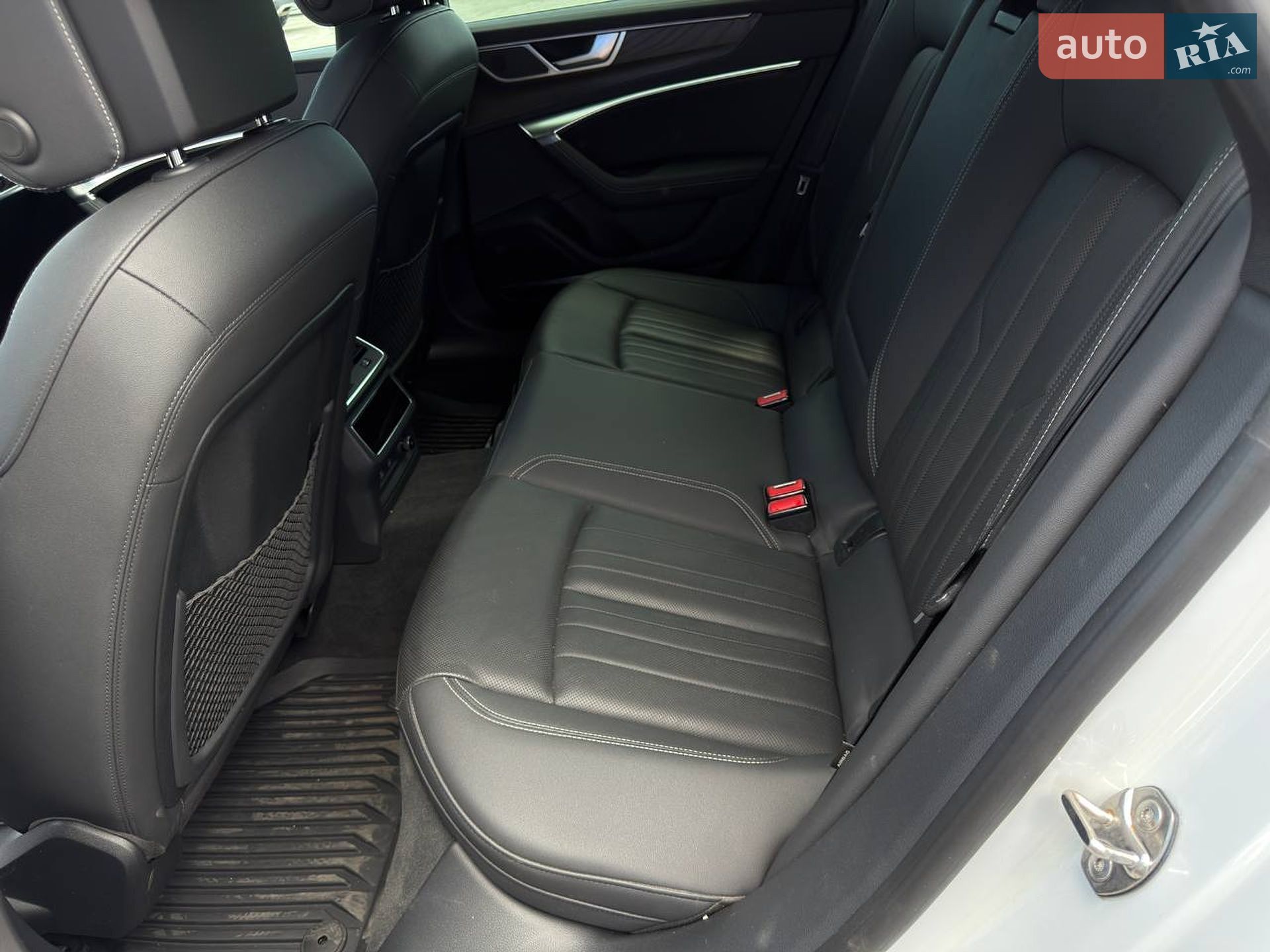 Audi A7 Sportback 2021 VIN WAUTPBF24MN074623 фото оголошення 14 з 19