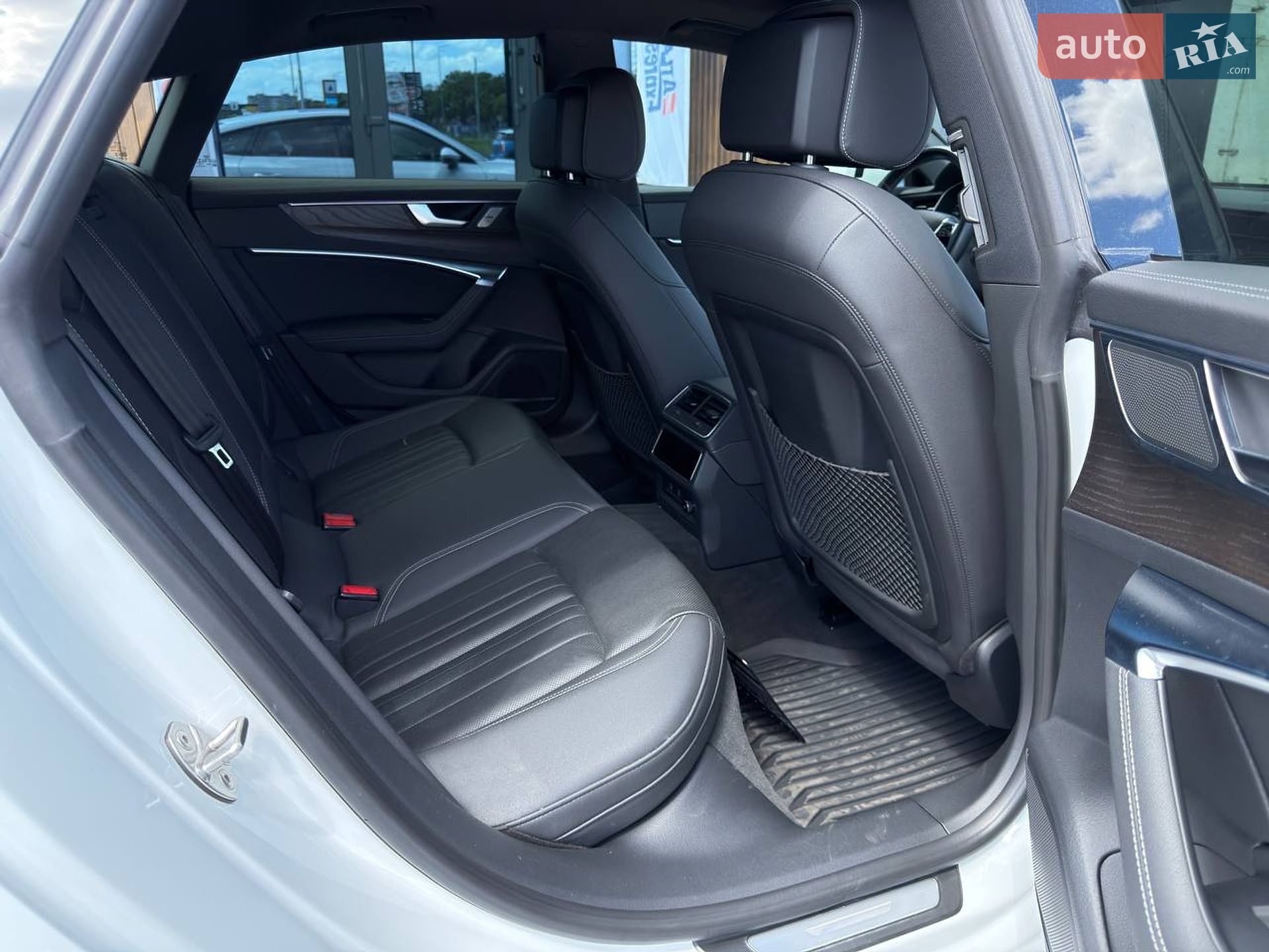 Audi A7 Sportback 2021 VIN WAUTPBF24MN074623 фото оголошення 16 з 19