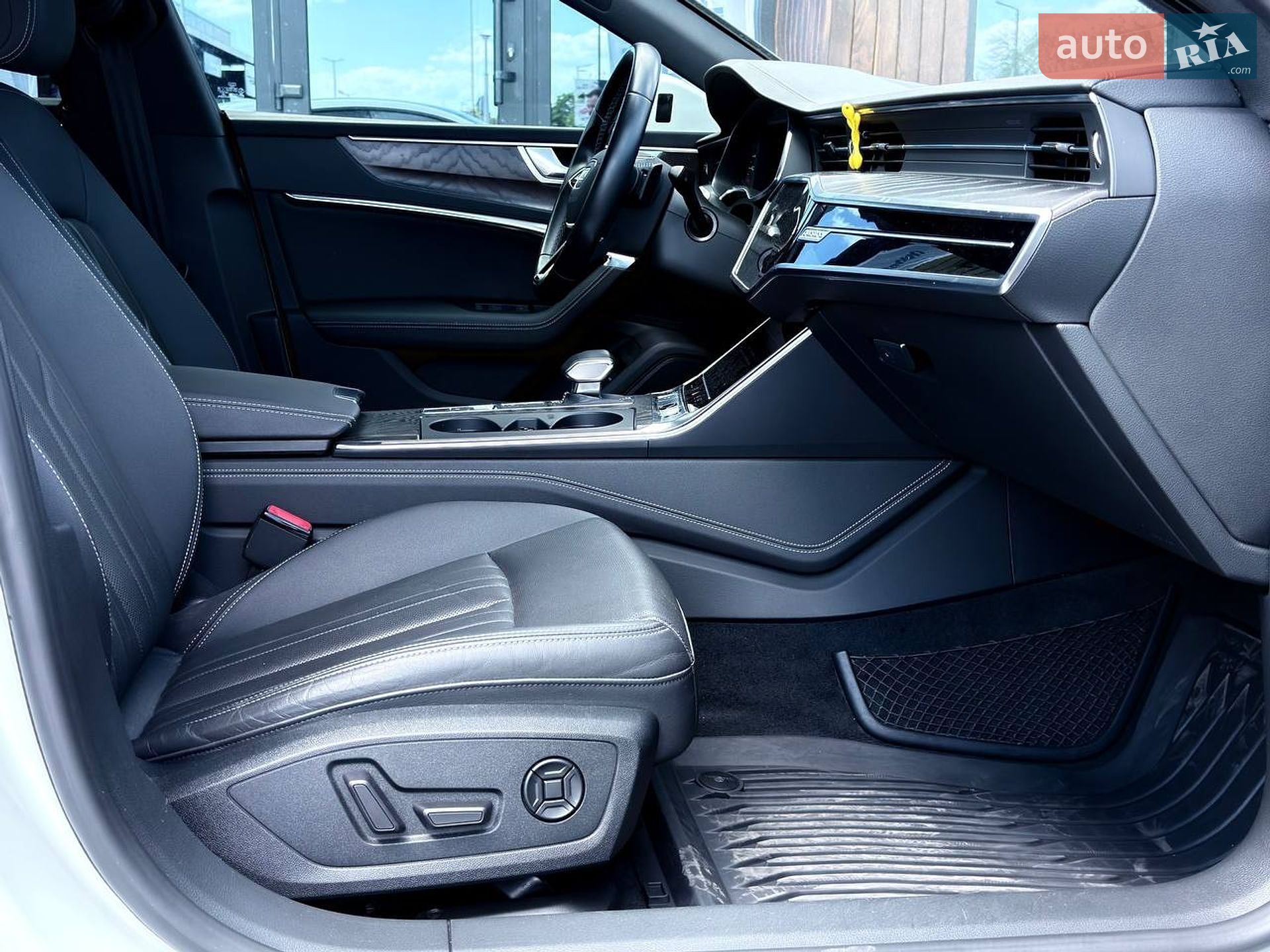 Audi A7 Sportback 2021 VIN WAUTPBF24MN074623 фото оголошення 17 з 19
