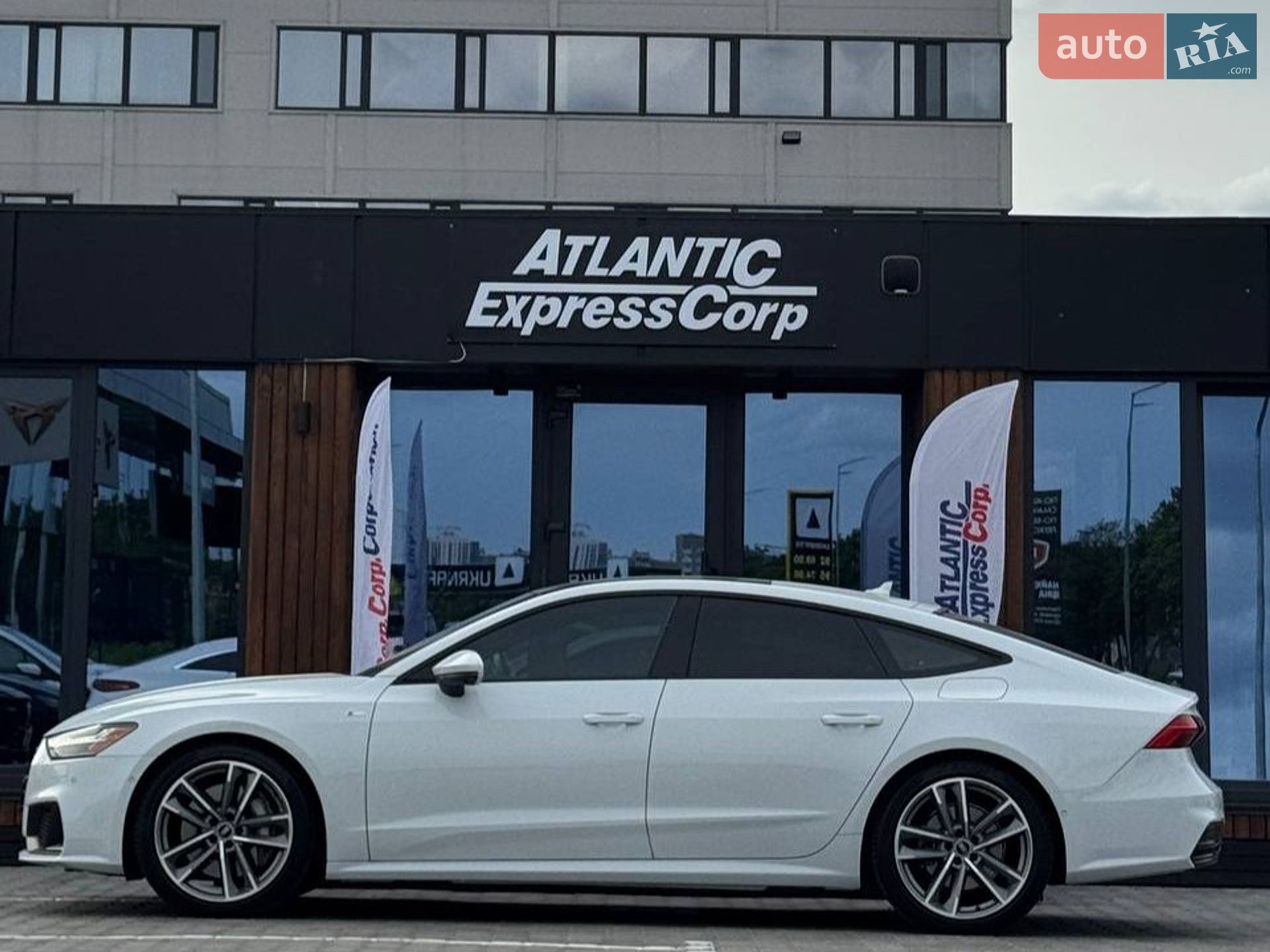 Audi A7 Sportback 2021 VIN WAUTPBF24MN074623 фото оголошення 2 з 19