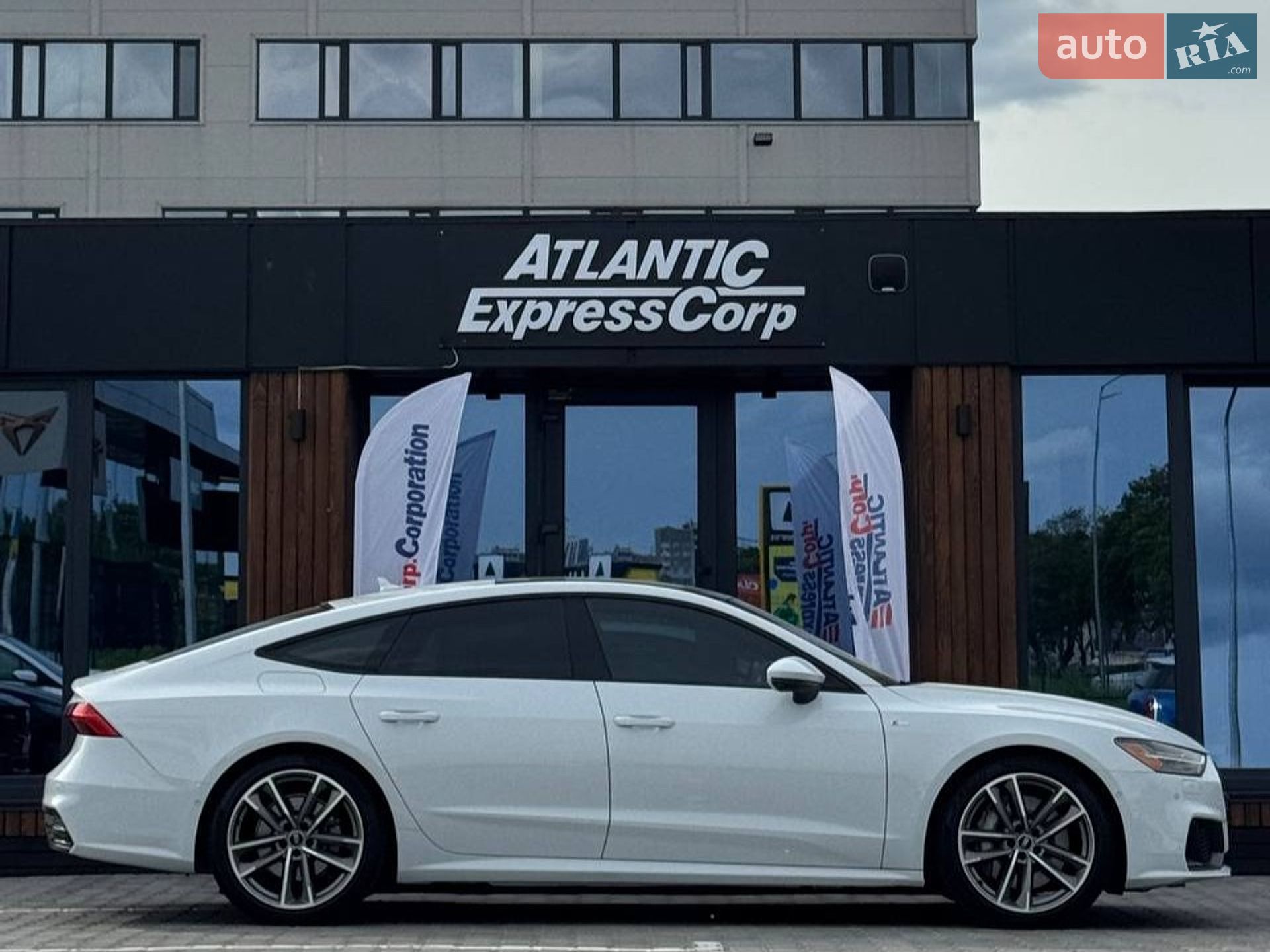 Audi A7 Sportback 2021 VIN WAUTPBF24MN074623 фото оголошення 4 з 19