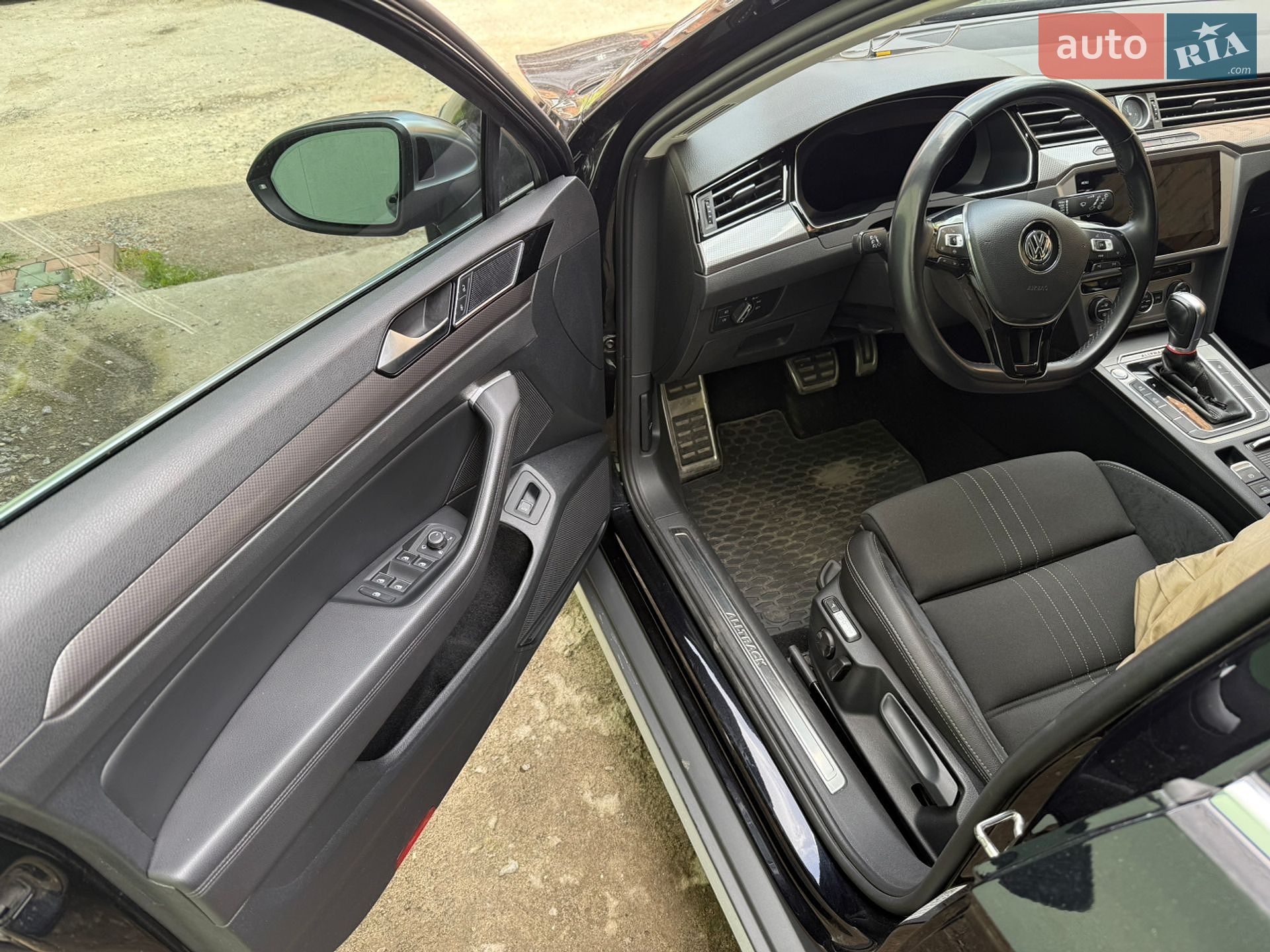 Volkswagen Passat Alltrack 2019 VIN WVWZZZ3CZKE200708 фото оголошення 17 з 27