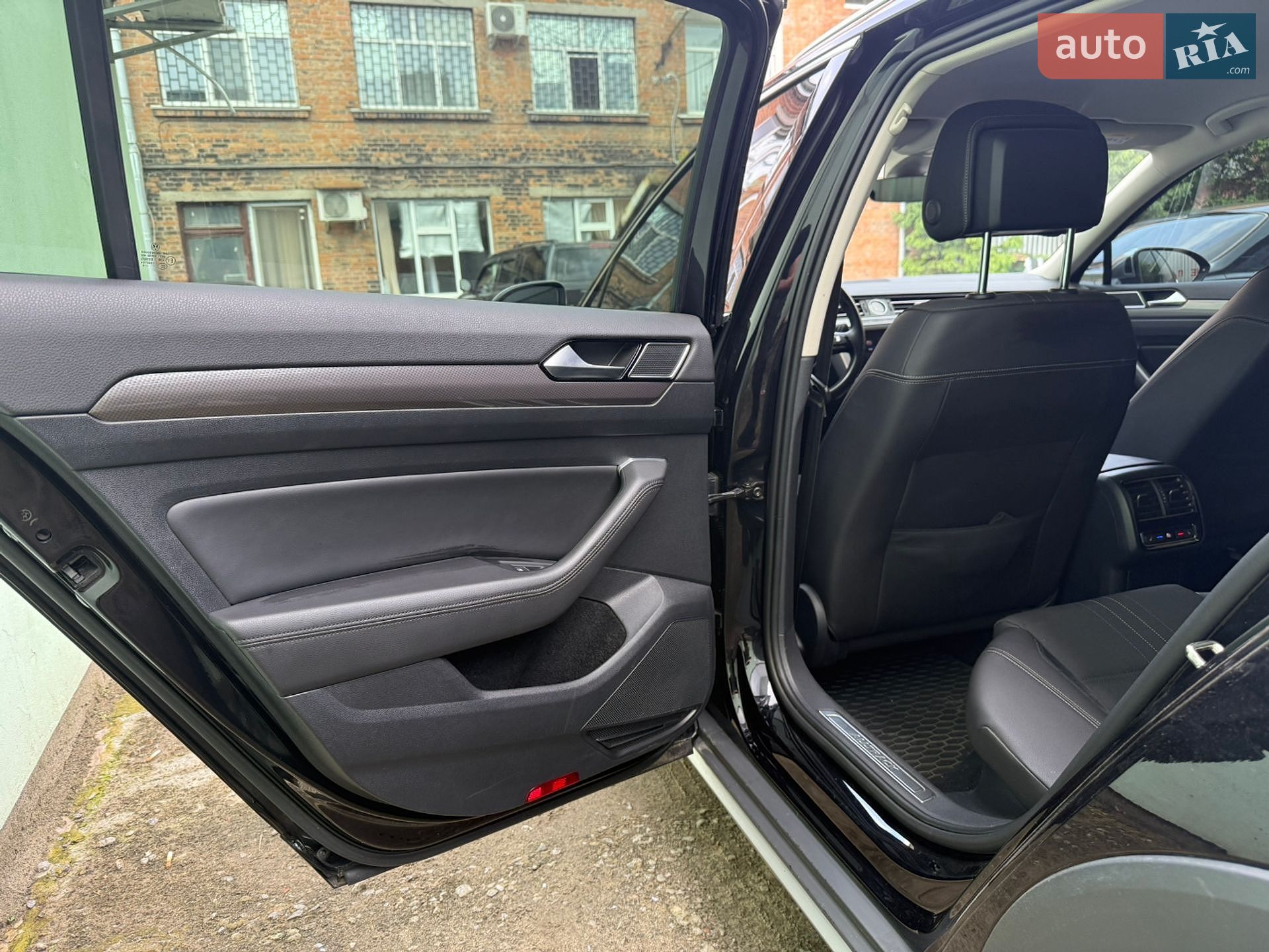 Volkswagen Passat Alltrack 2019 VIN WVWZZZ3CZKE200708 фото оголошення 23 з 27