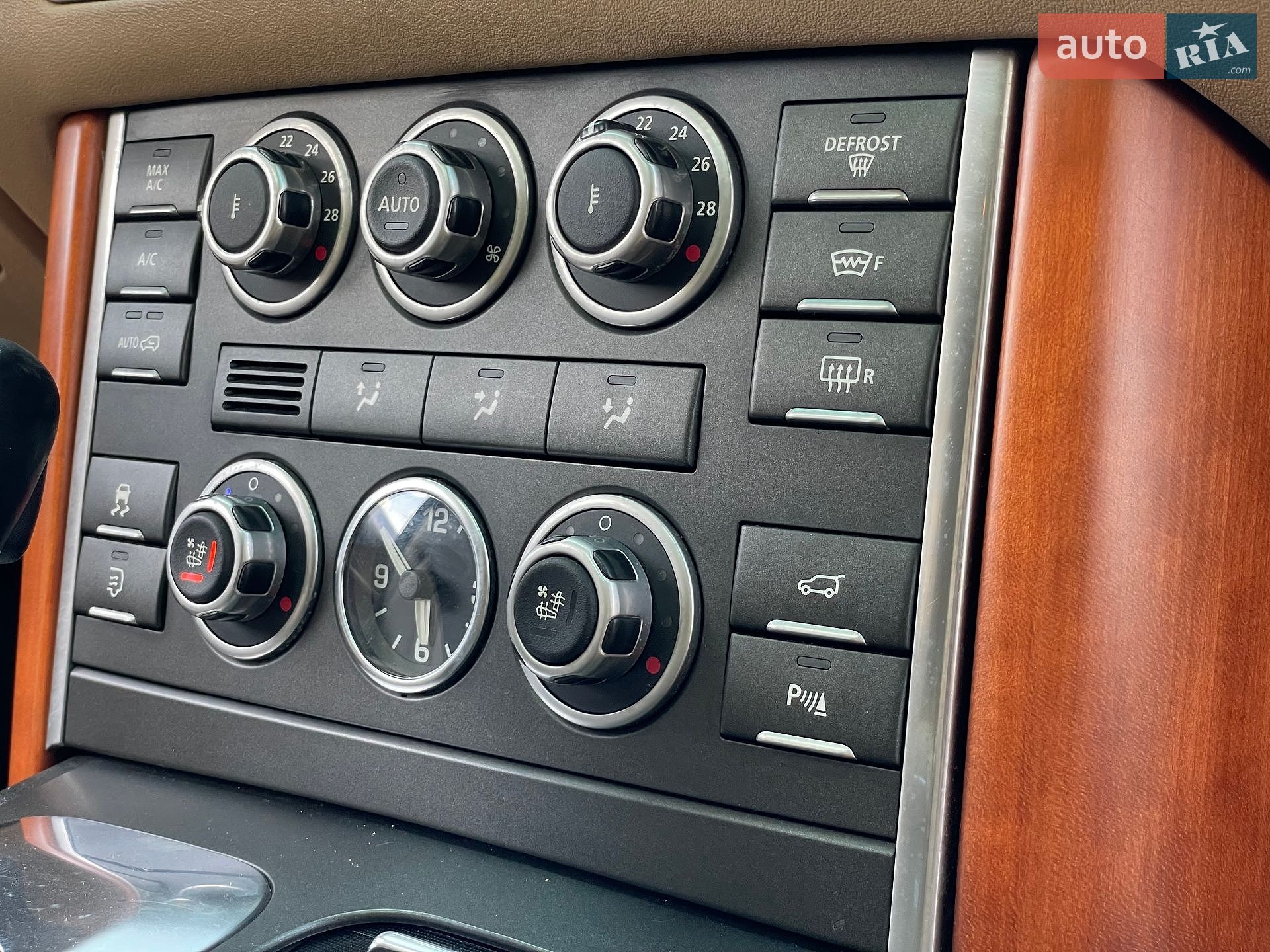 Land Rover Range Rover 2009 VIN SALLMAM24AA312171 фото оголошення 44 з 67