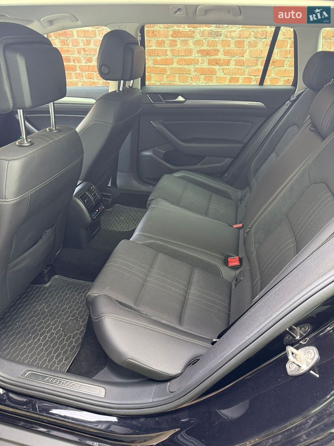Volkswagen Passat Alltrack 2019 VIN WVWZZZ3CZKE200708 фото оголошення 24 з 27