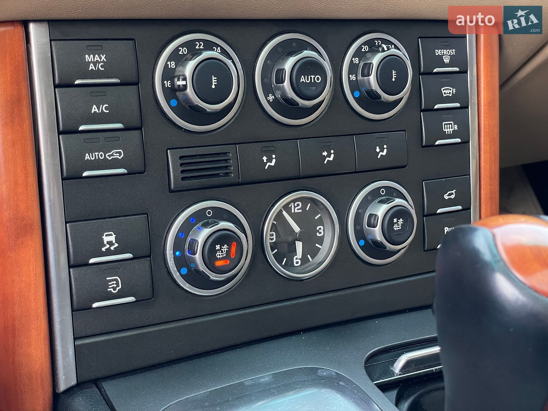 Land Rover Range Rover 2009 VIN SALLMAM24AA312171 фото оголошення 60 з 67
