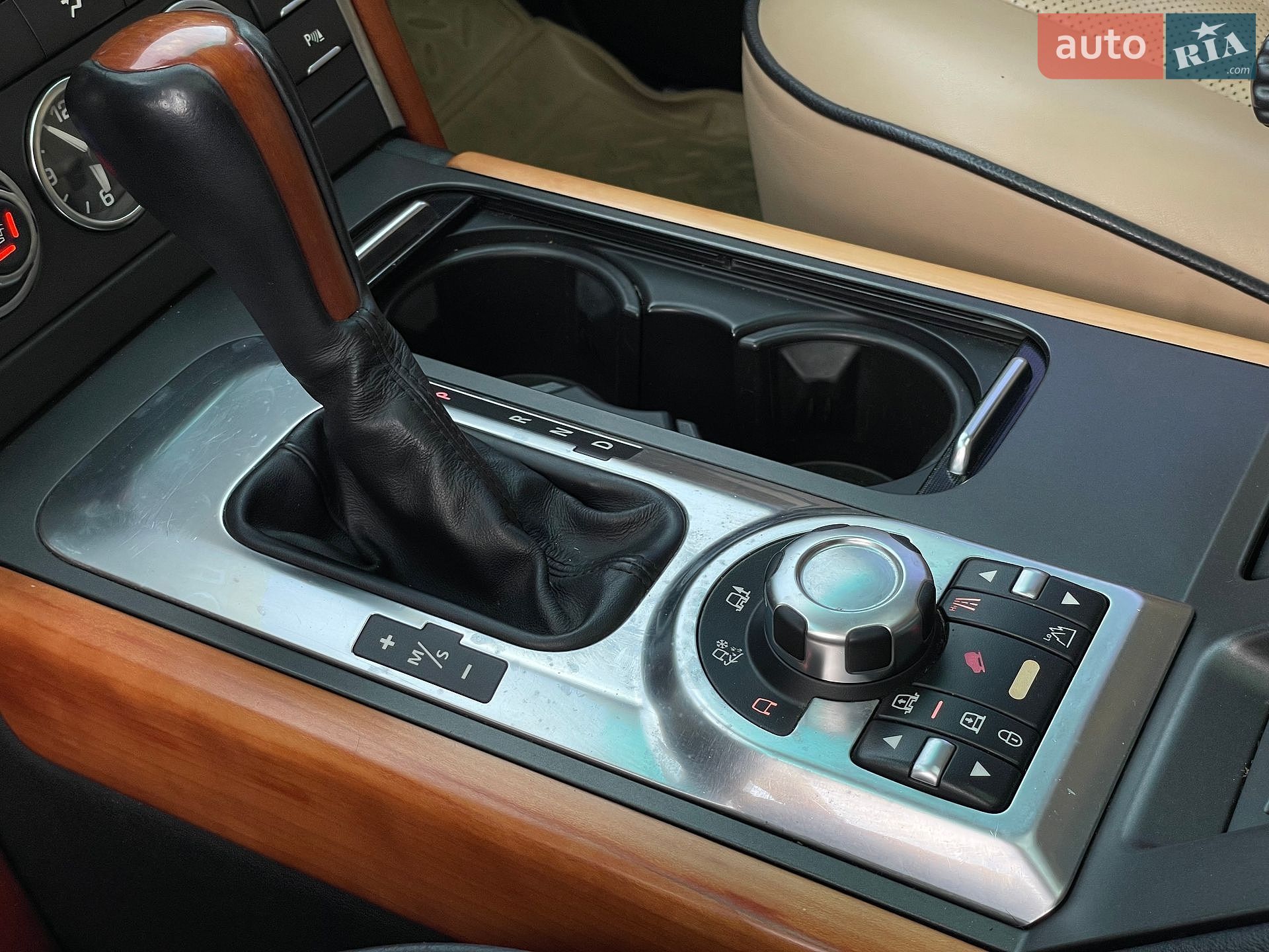 Land Rover Range Rover 2009 VIN SALLMAM24AA312171 фото оголошення 58 з 67