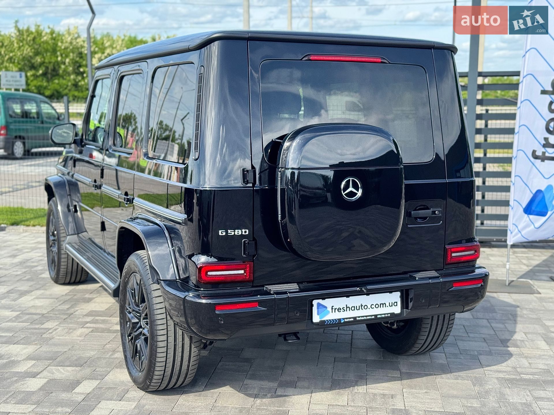 Mercedes-Benz G-Class 2025 VIN W1NWM0AB2SX059150 фото оголошення 10 з 42