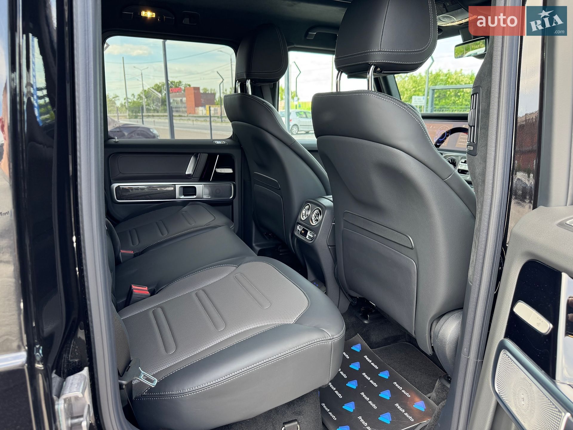 Mercedes-Benz G-Class 2025 VIN W1NWM0AB2SX059150 фото оголошення 36 з 42