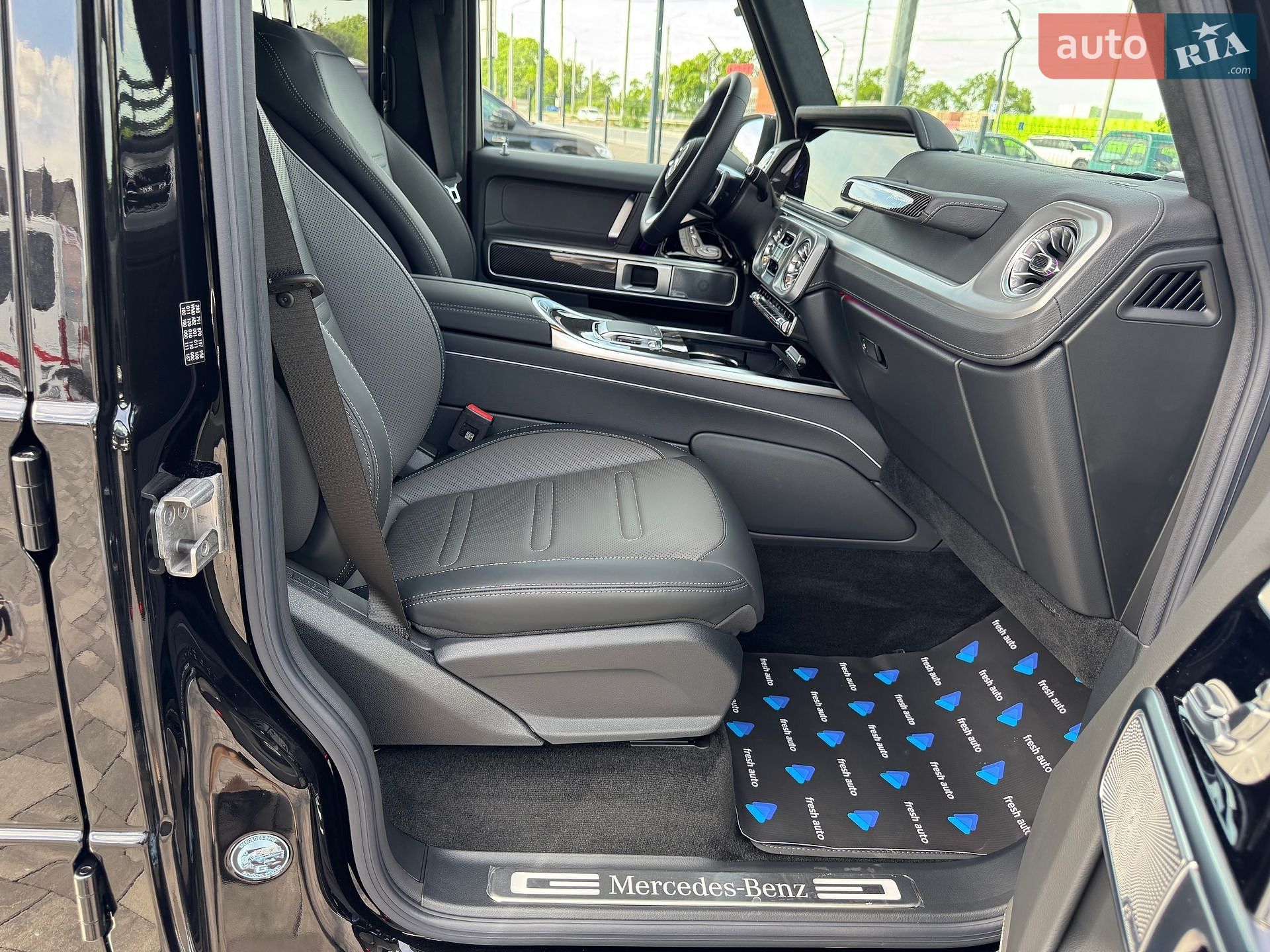 Mercedes-Benz G-Class 2025 VIN W1NWM0AB2SX059150 фото оголошення 40 з 42