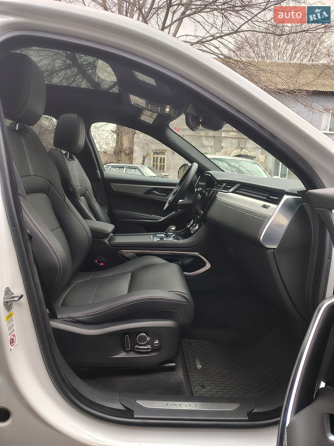 Jaguar F-Pace 2023 VIN SADCT2FU1RA739500 фото оголошення 17 з 28