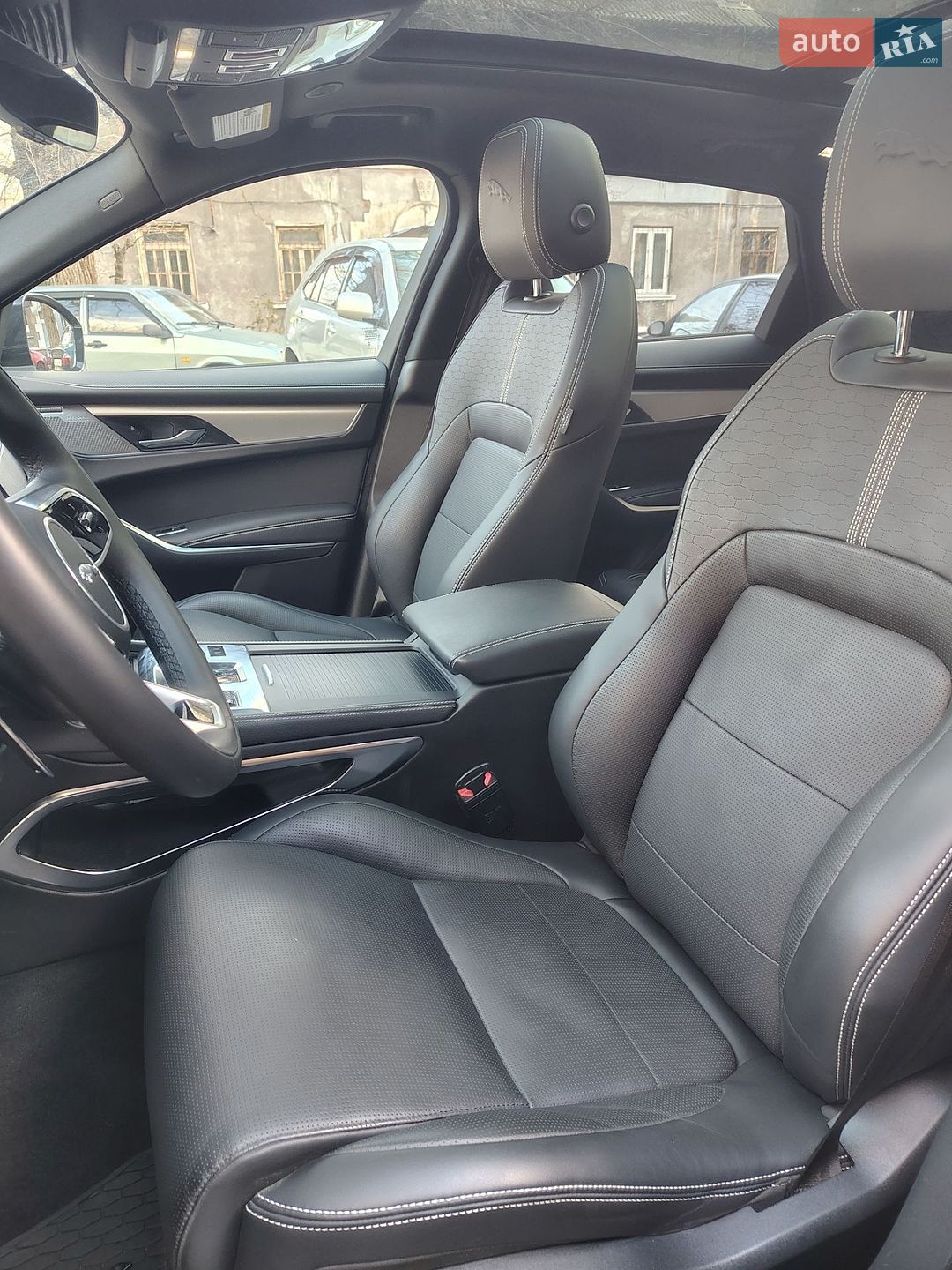 Jaguar F-Pace 2023 VIN SADCT2FU1RA739500 фото оголошення 16 з 28