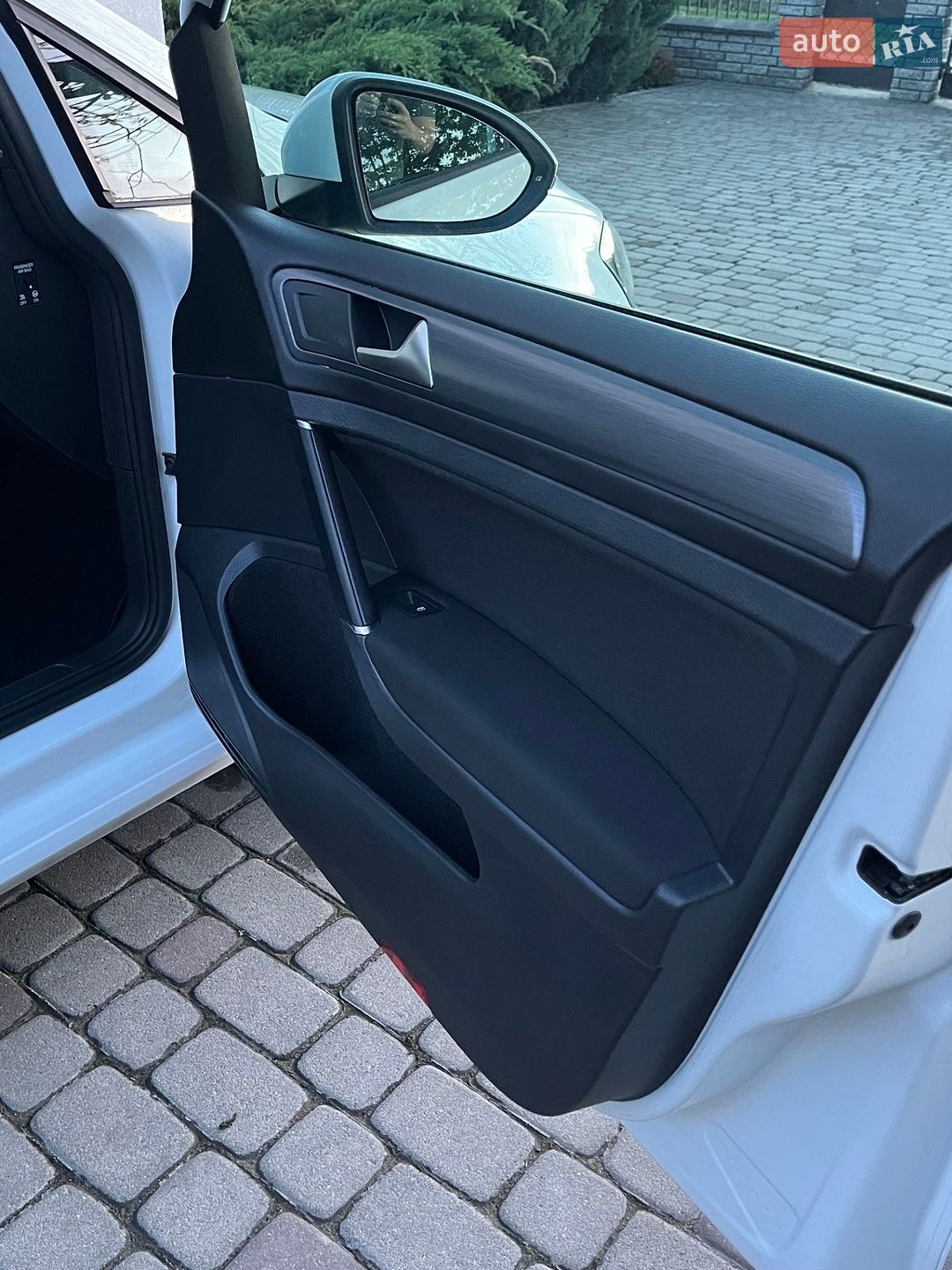 Volkswagen Golf 2017 VIN WVWZZZAUZJP528931 фото оголошення 22 з 33