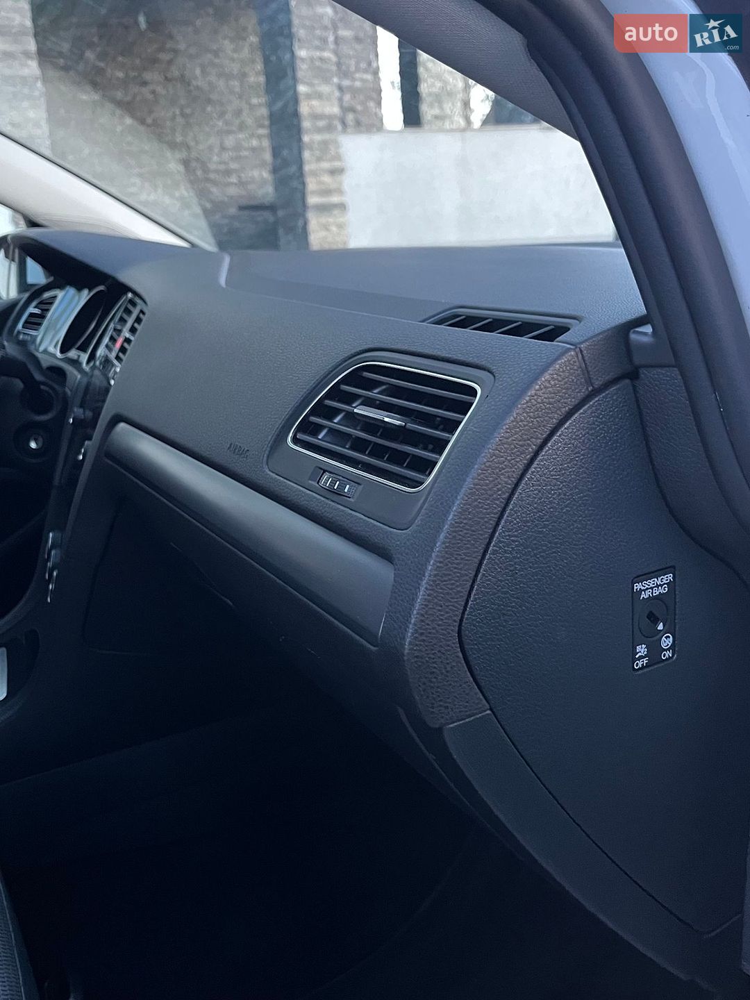 Volkswagen Golf 2017 VIN WVWZZZAUZJP528931 фото оголошення 20 з 33