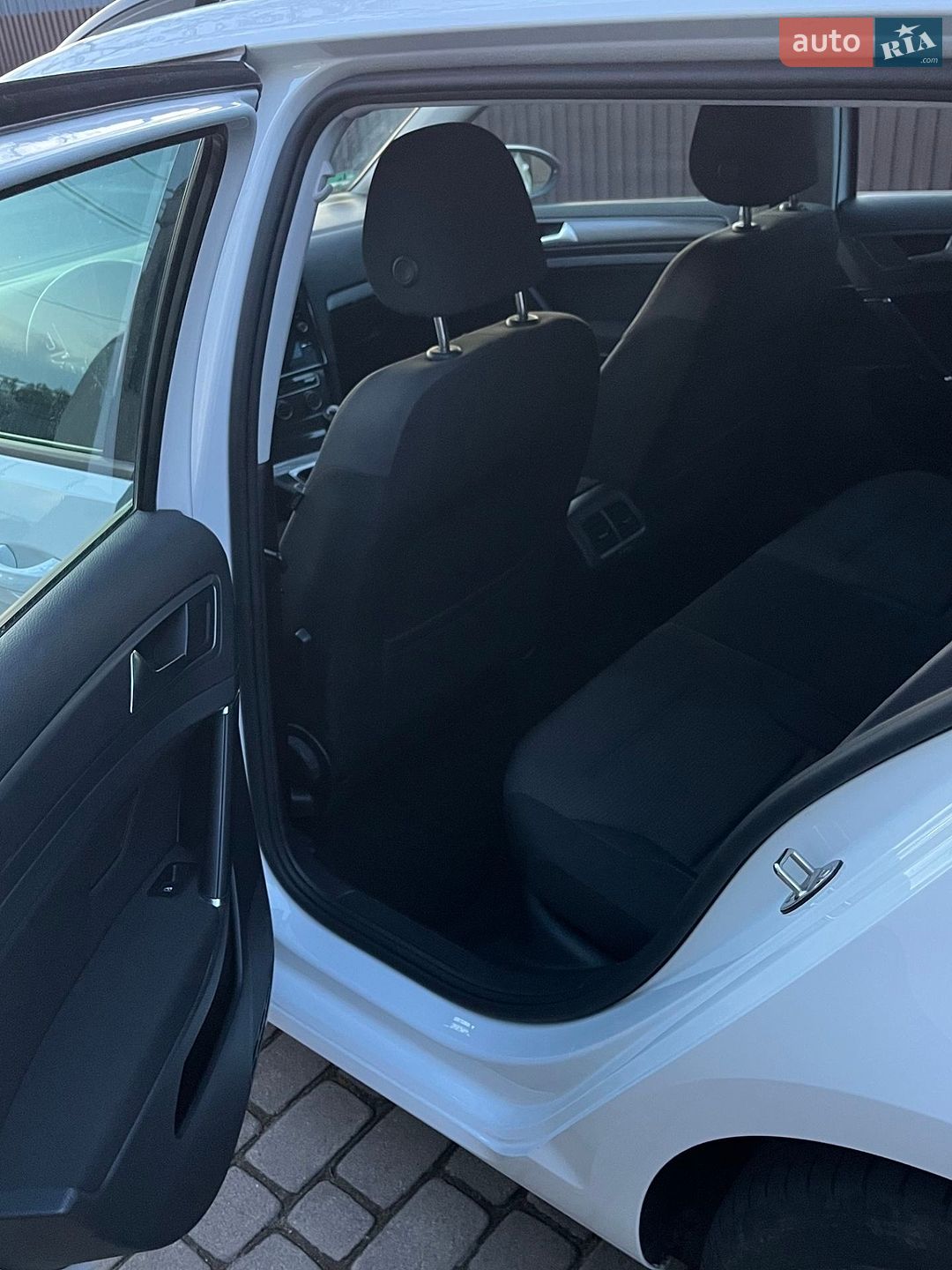 Volkswagen Golf 2017 VIN WVWZZZAUZJP528931 фото оголошення 21 з 33