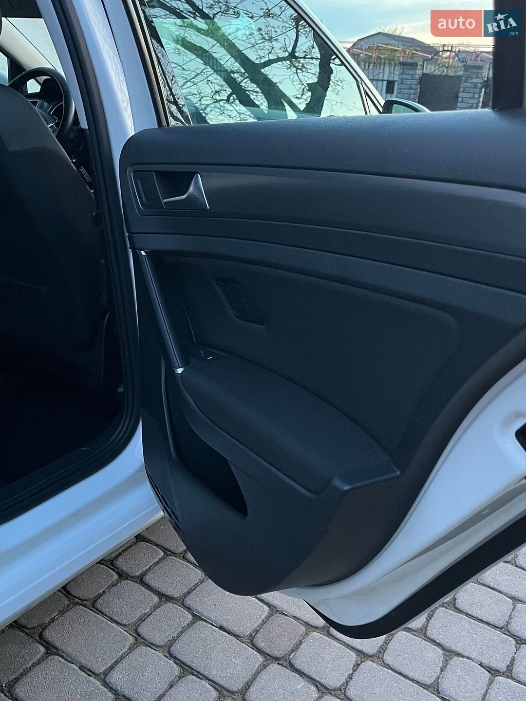 Volkswagen Golf 2017 VIN WVWZZZAUZJP528931 фото оголошення 18 з 33