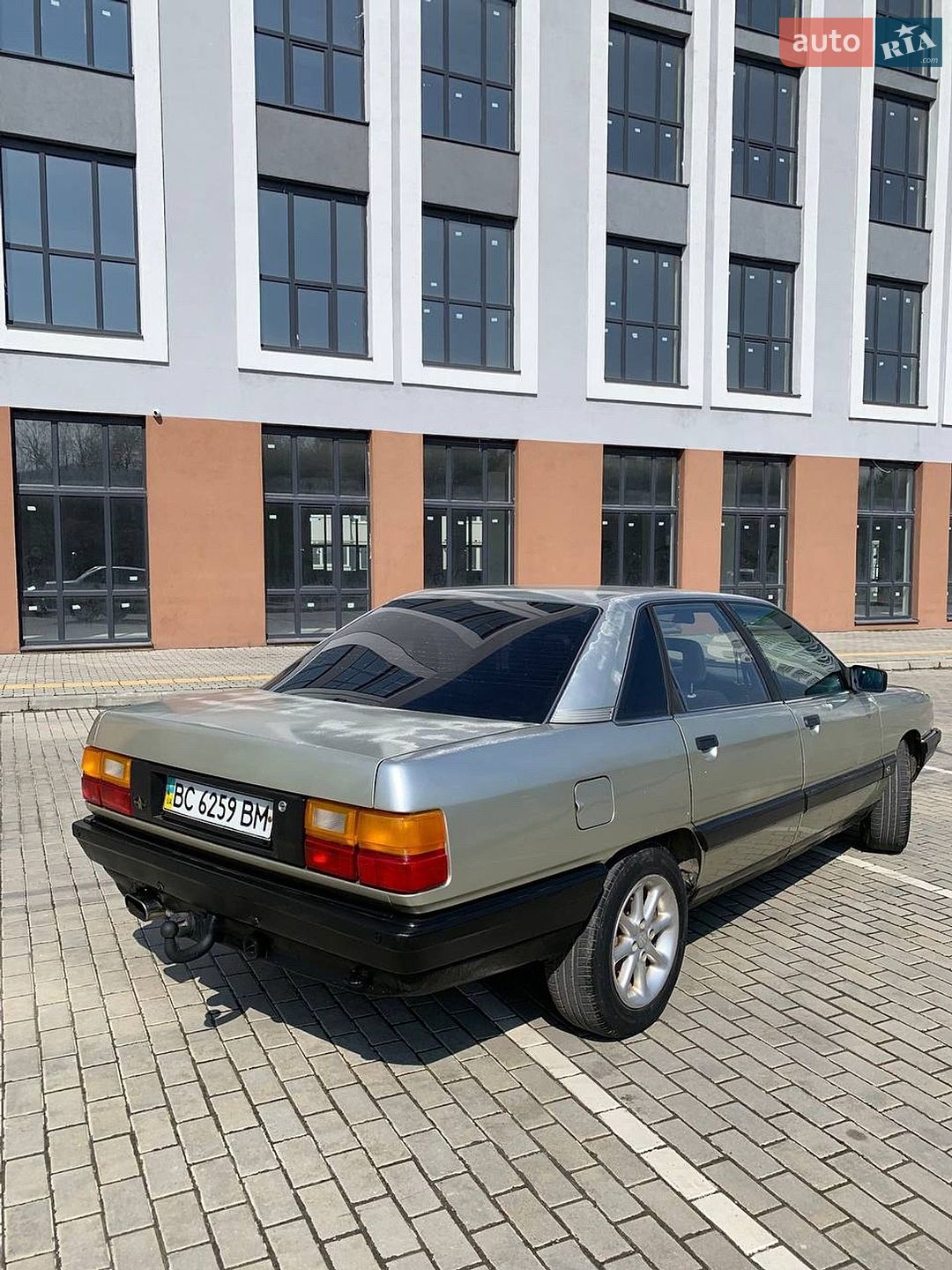 Audi 100 1988 VIN WAUZZZ44ZJN038373 фото оголошення 5 з 9