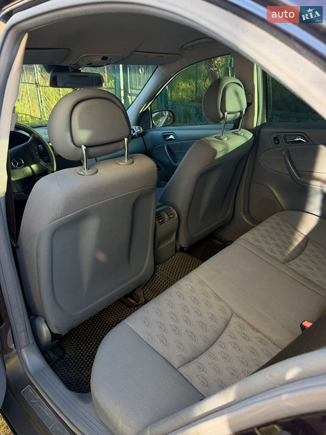 Mercedes-Benz C-Class 2003 VIN WDB2030461F388876 фото оголошення 16 з 35