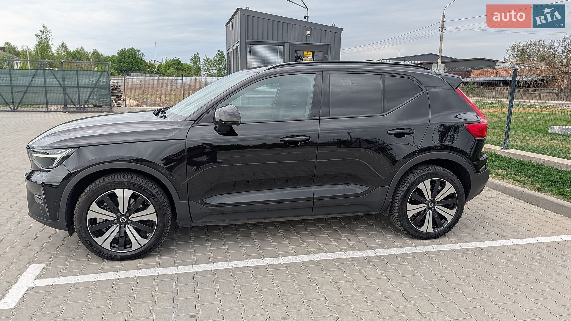 Volvo Xc40 2023 VIN YV1XZEFV4P2056522 фото оголошення 3 з 34